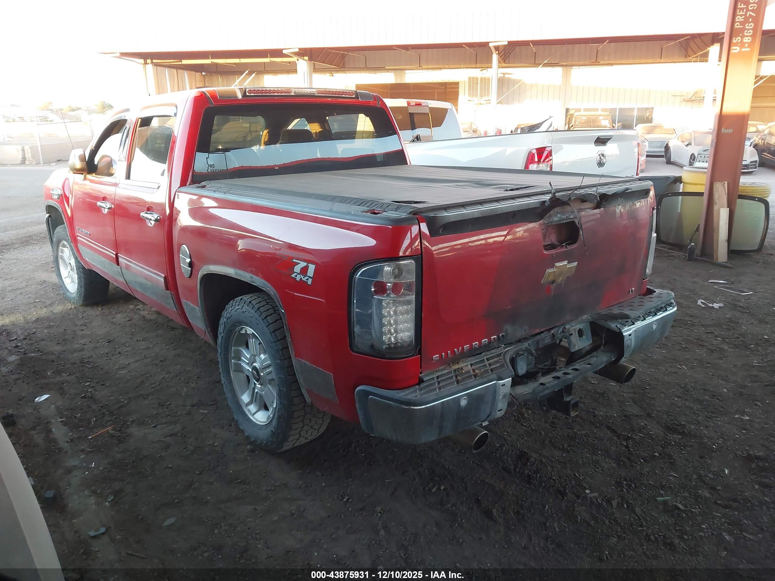 CHEVROLET SILVERADO image 3