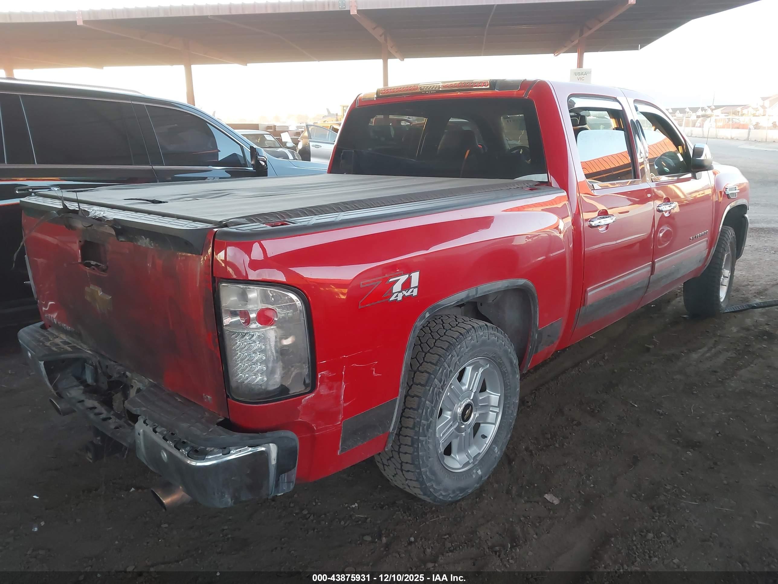 CHEVROLET SILVERADO image 4