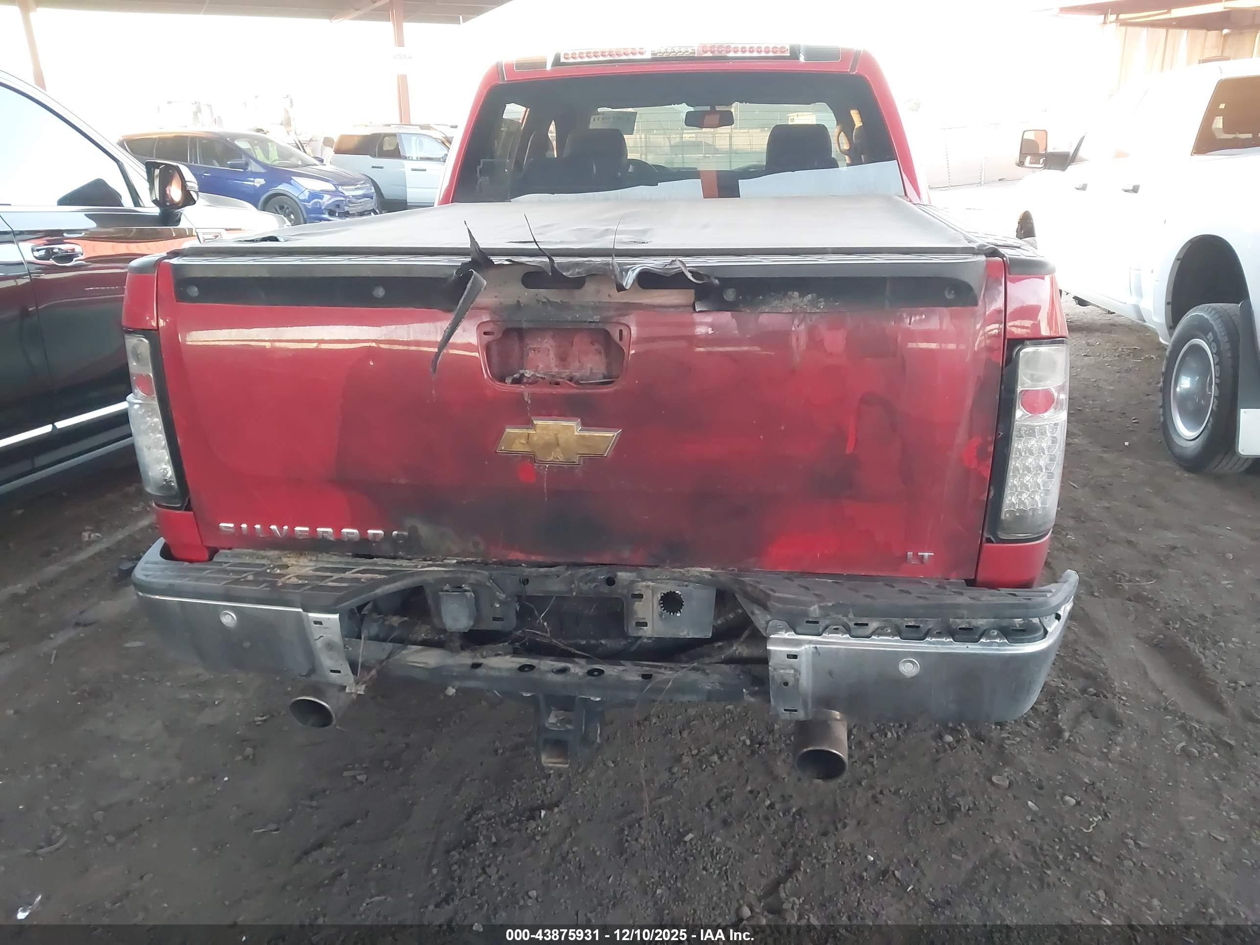 CHEVROLET SILVERADO image 6