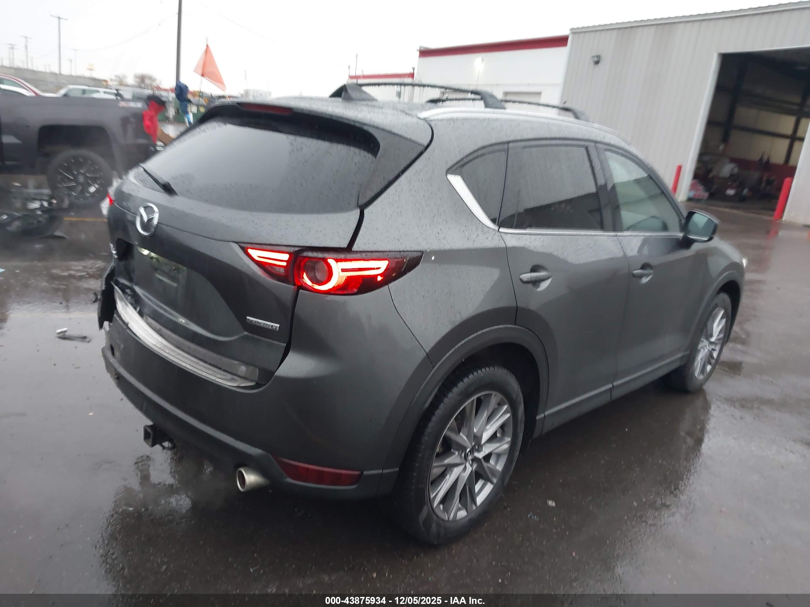 MAZDA CX-5 image 4