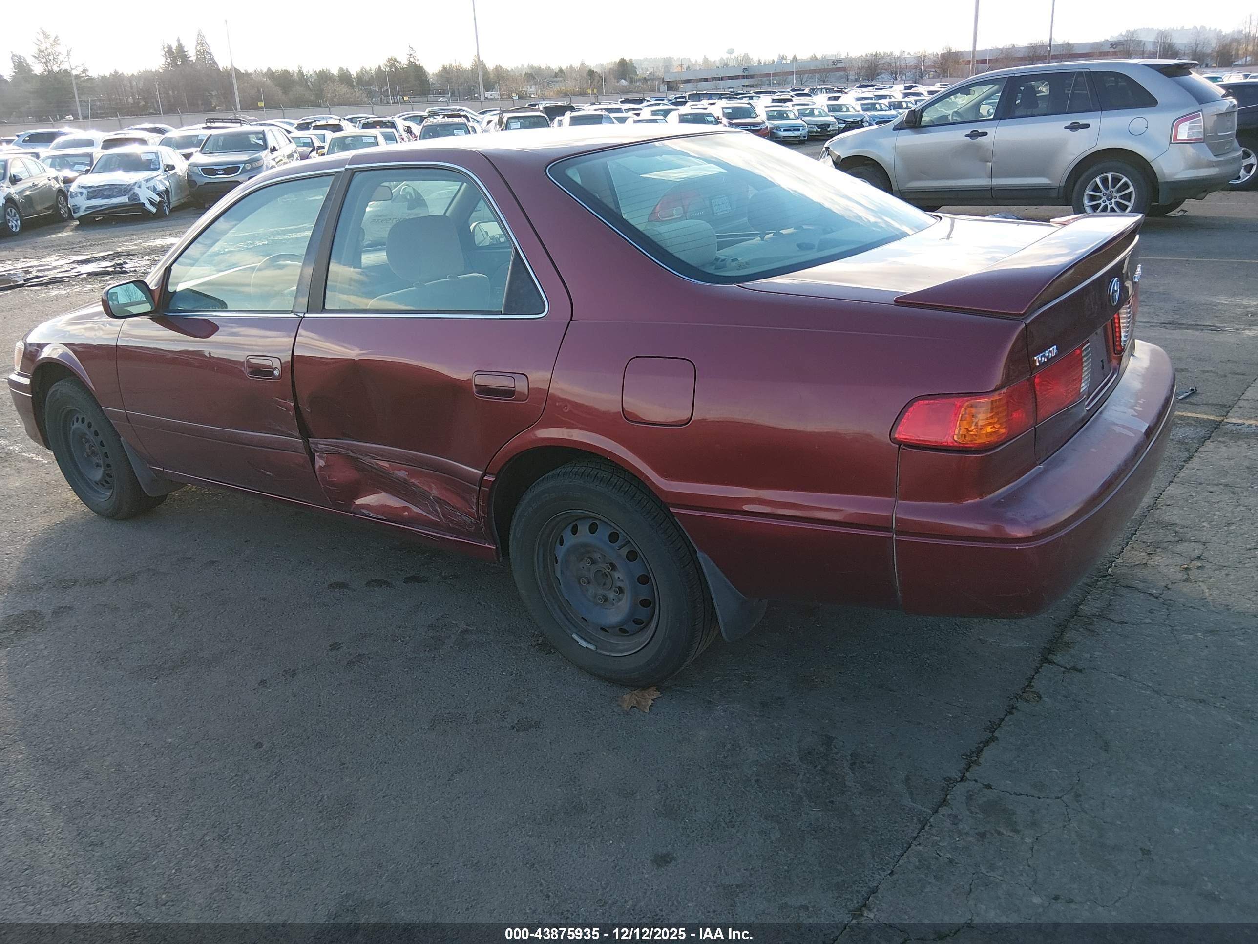 TOYOTA CAMRY image 3