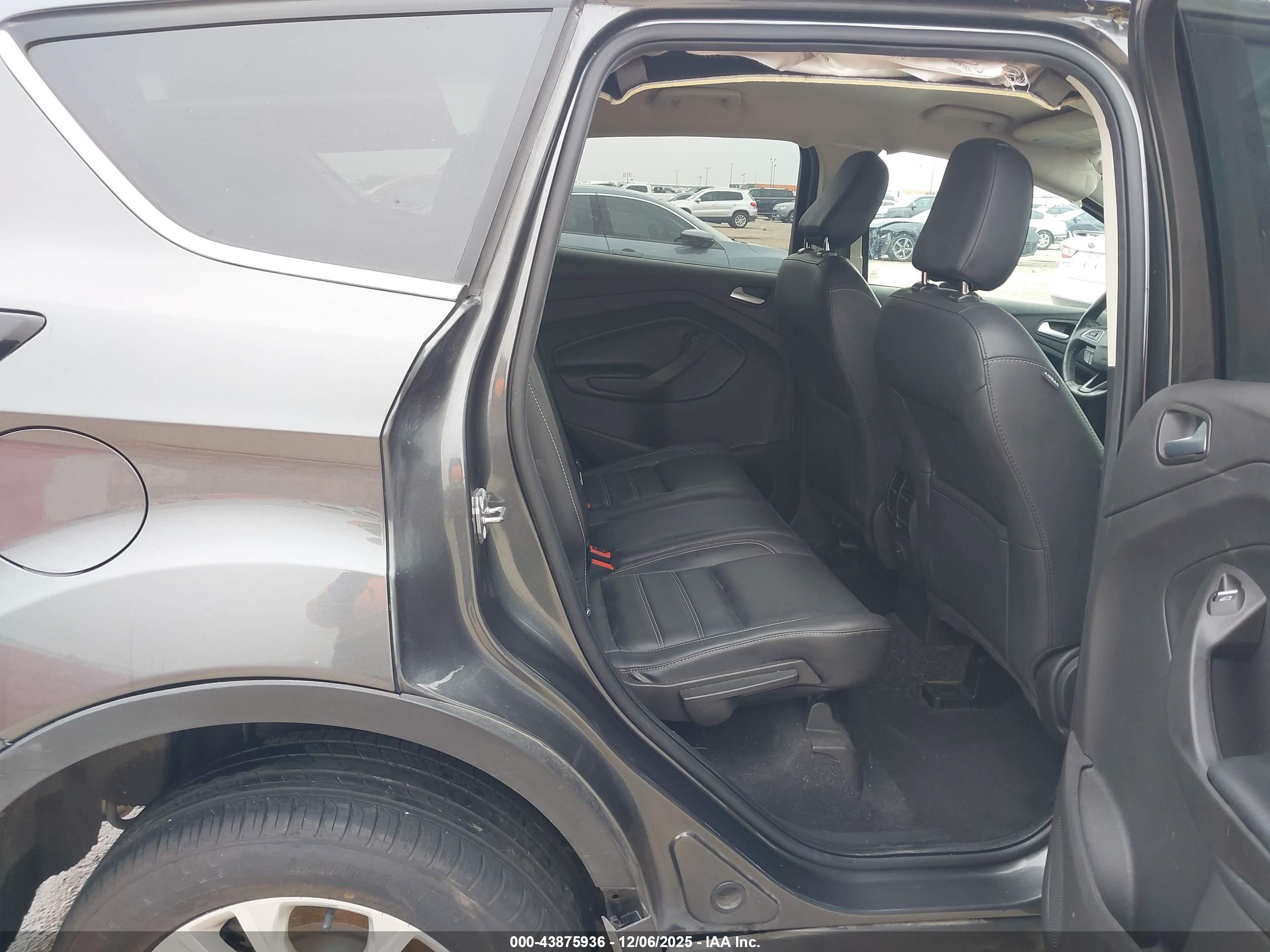 FORD ESCAPE image 8