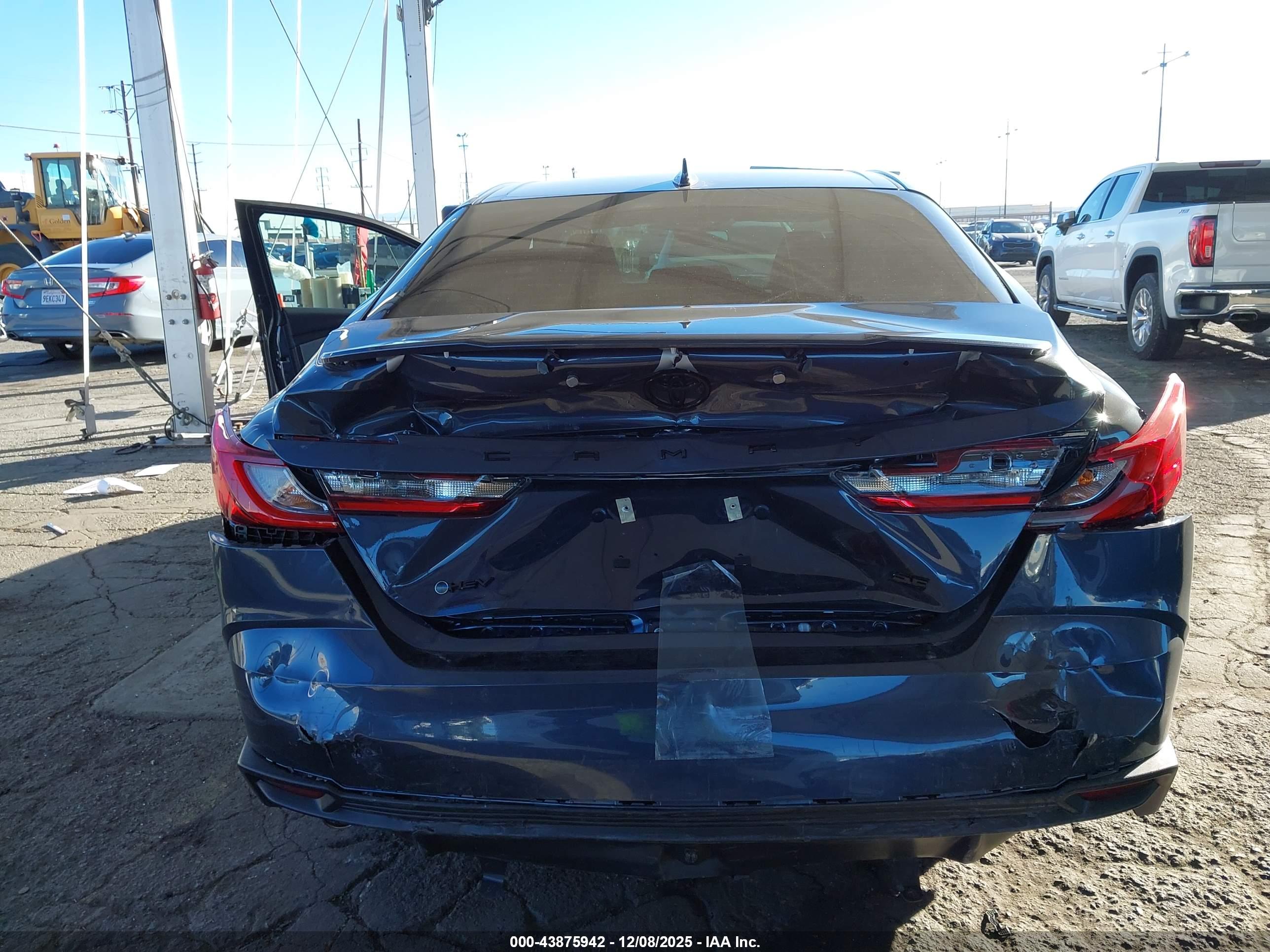 TOYOTA CAMRY image 6