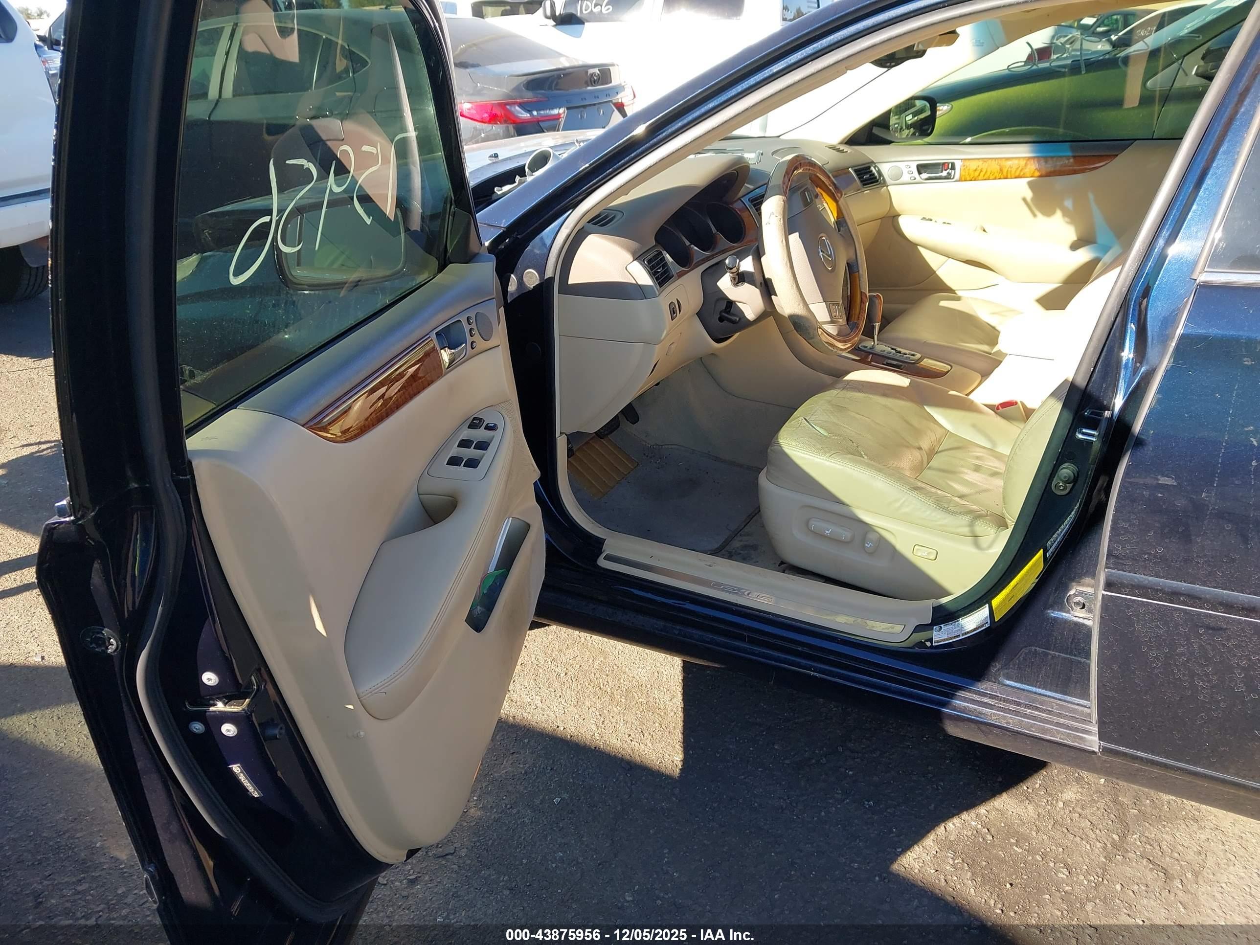 LEXUS ES image 5