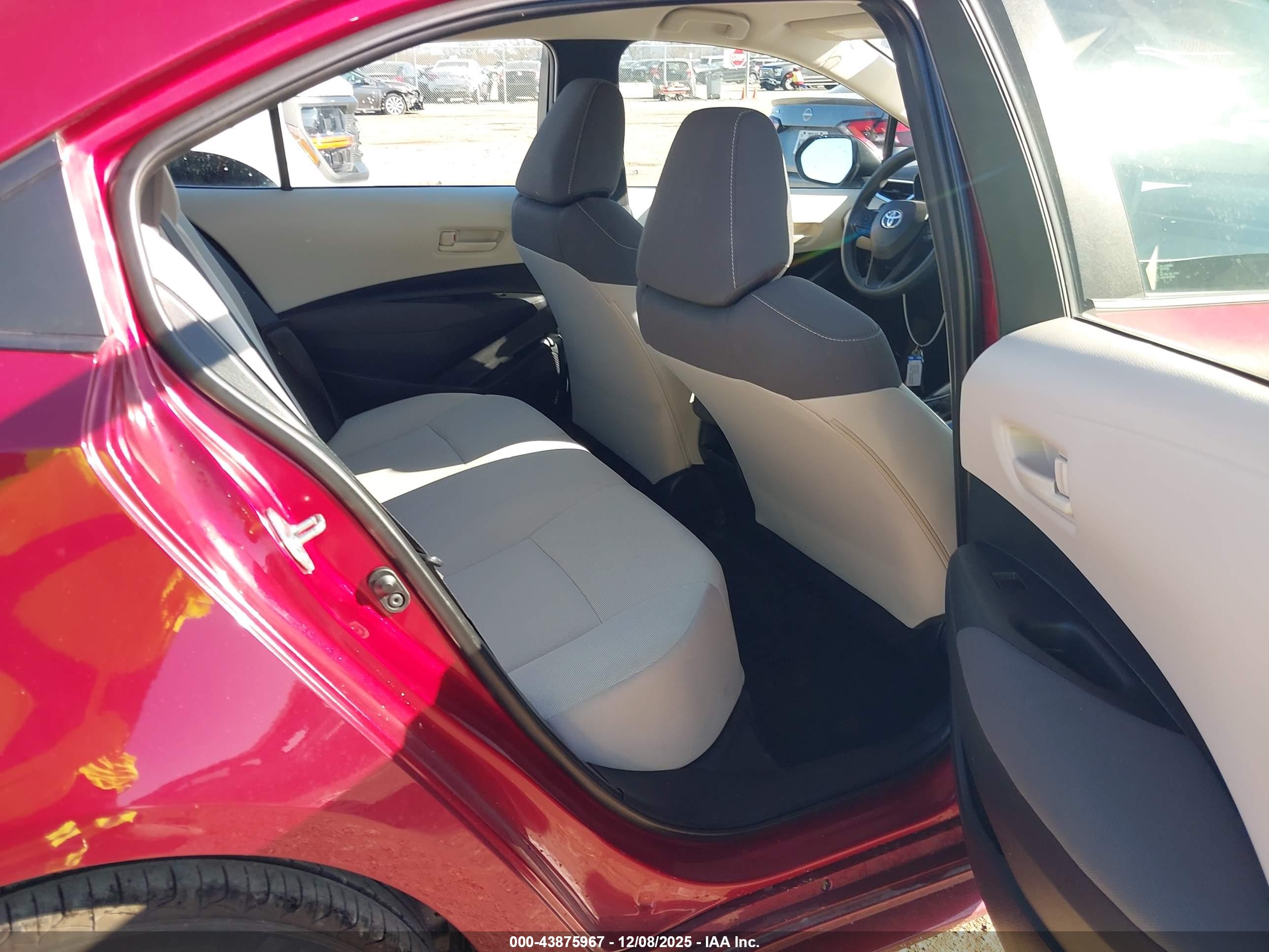 TOYOTA COROLLA image 8