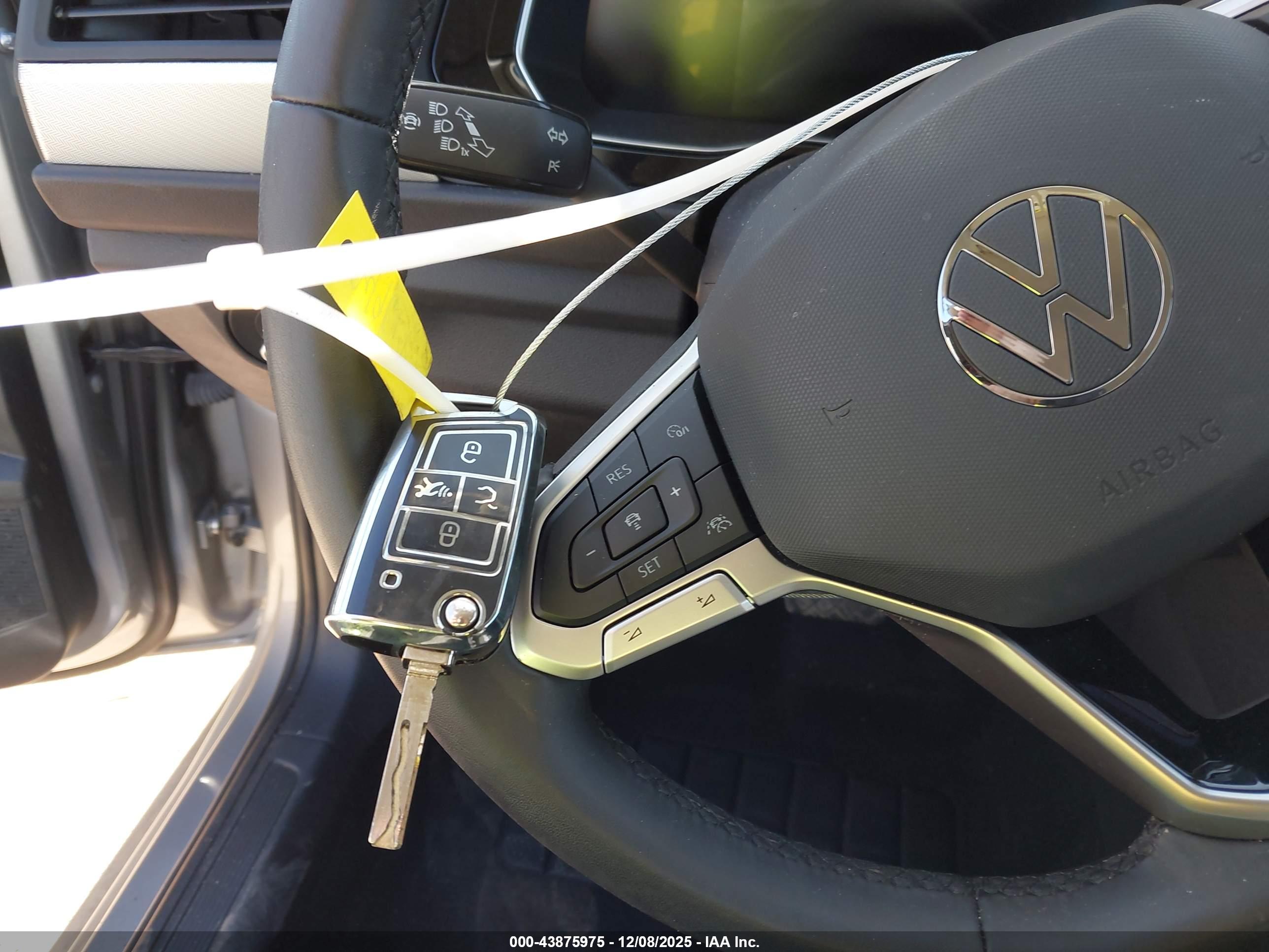 VOLKSWAGEN JETTA image 11