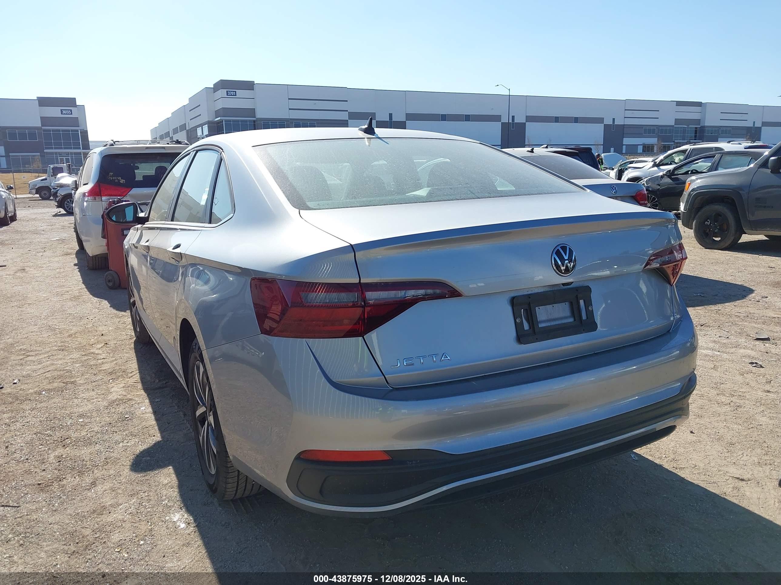 VOLKSWAGEN JETTA image 3