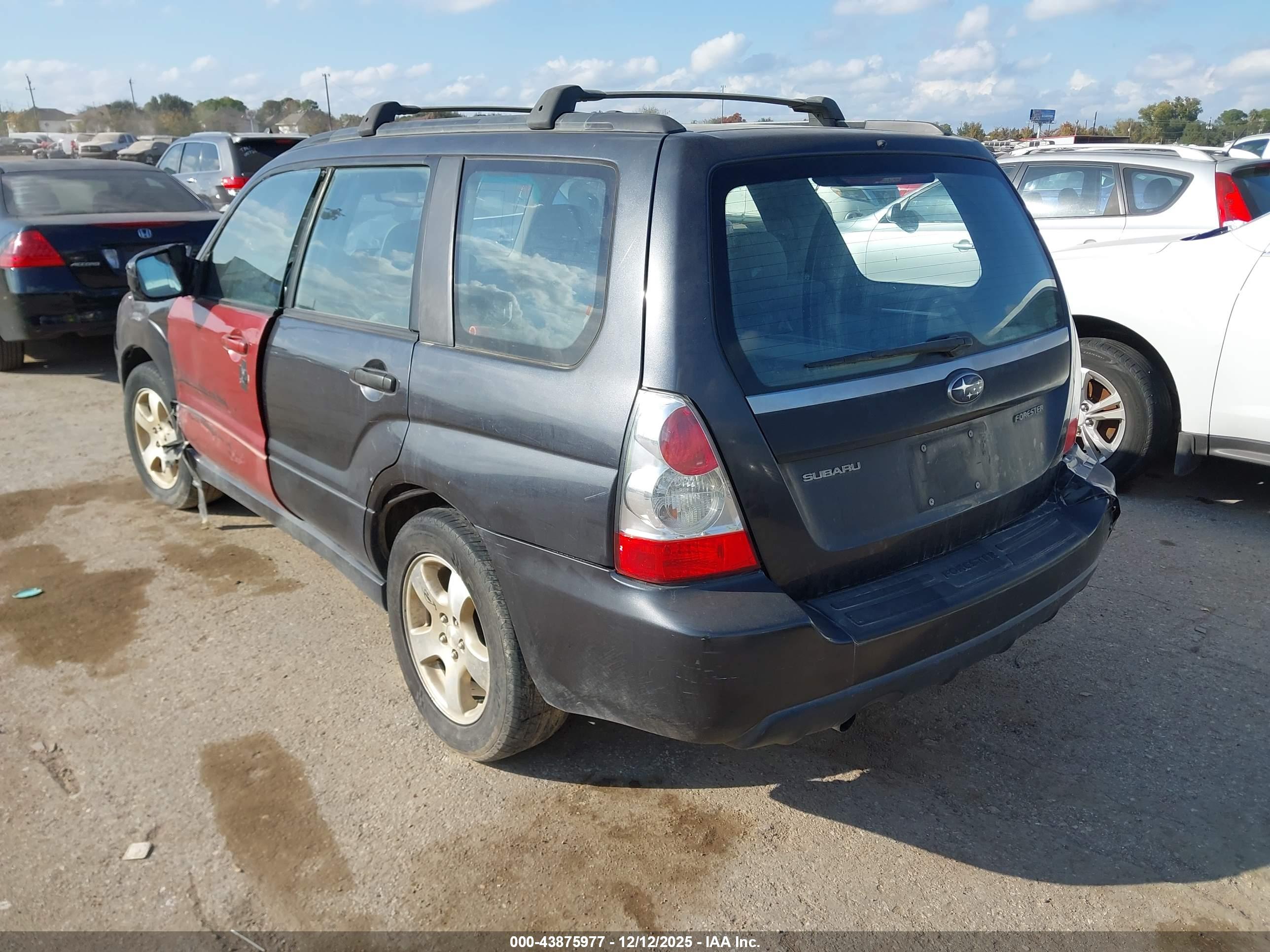 SUBARU FORESTER image 3