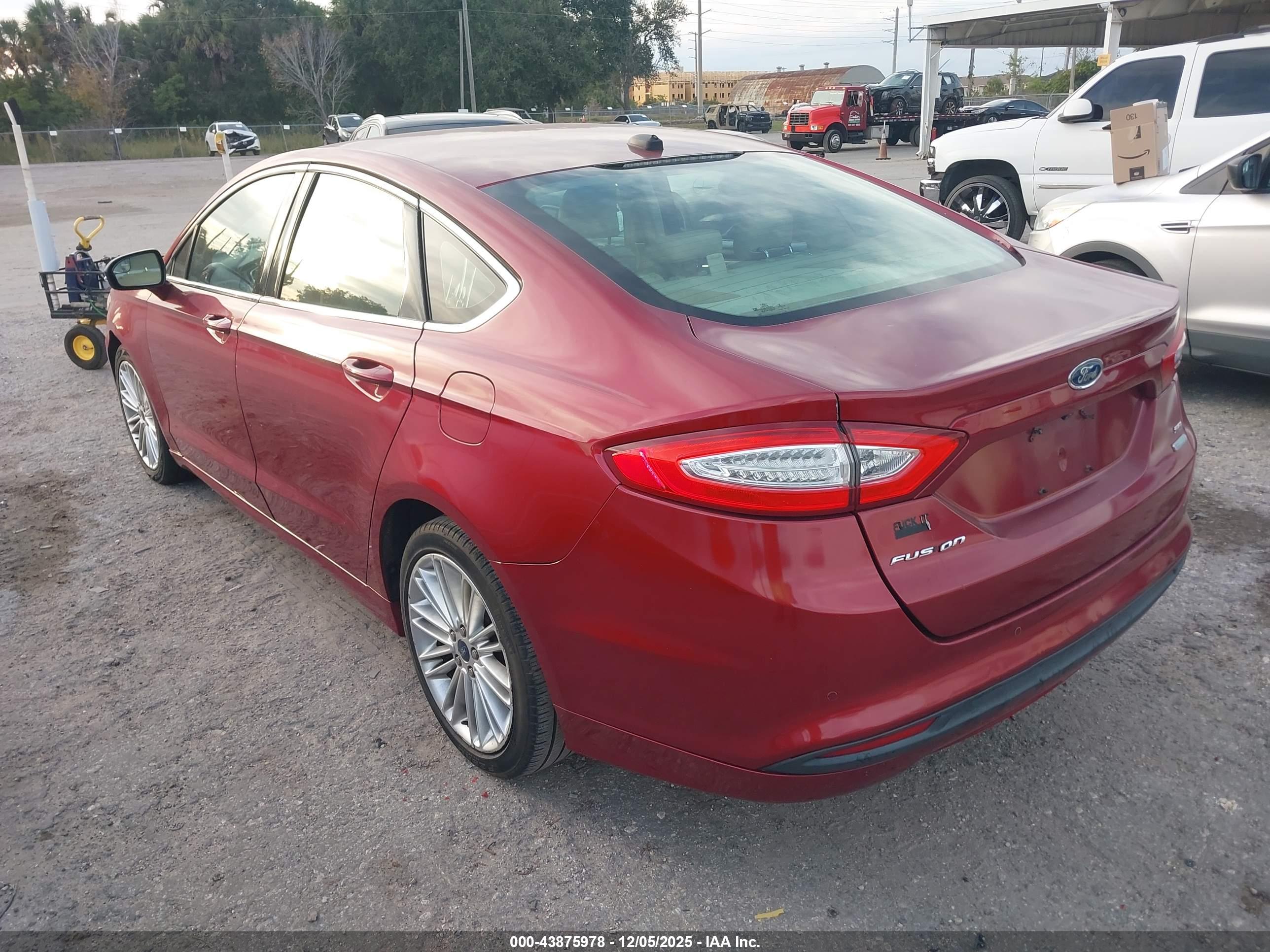 FORD FUSION image 3