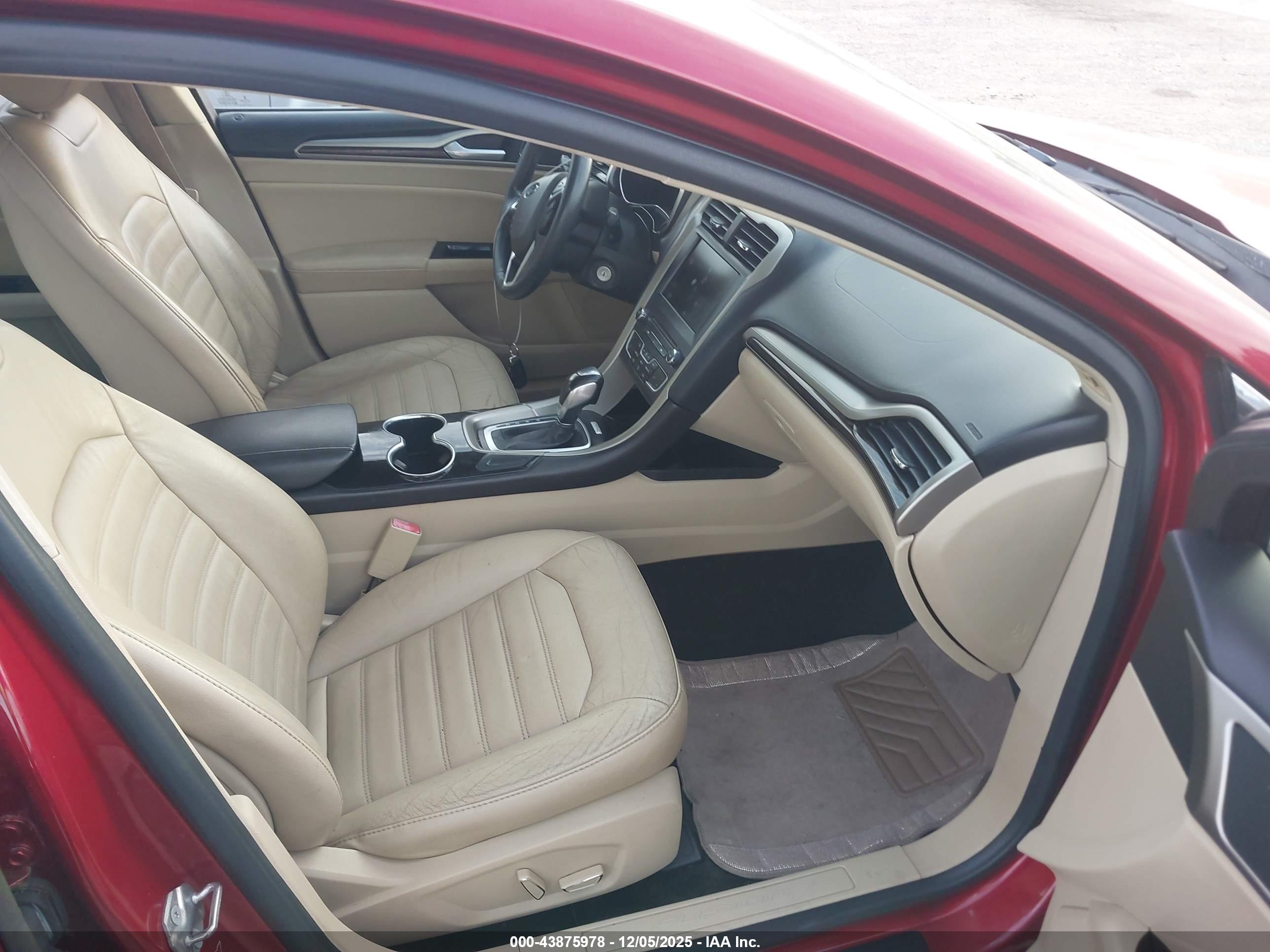 FORD FUSION image 5