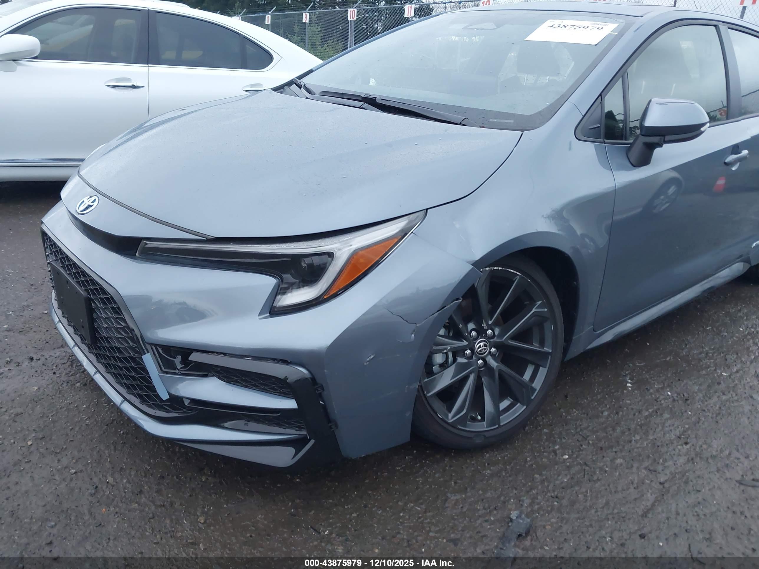 TOYOTA COROLLA image 6
