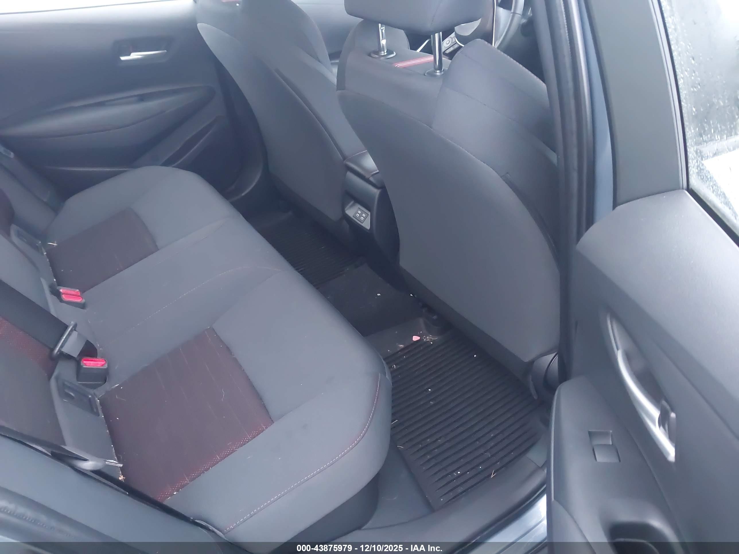TOYOTA COROLLA image 8