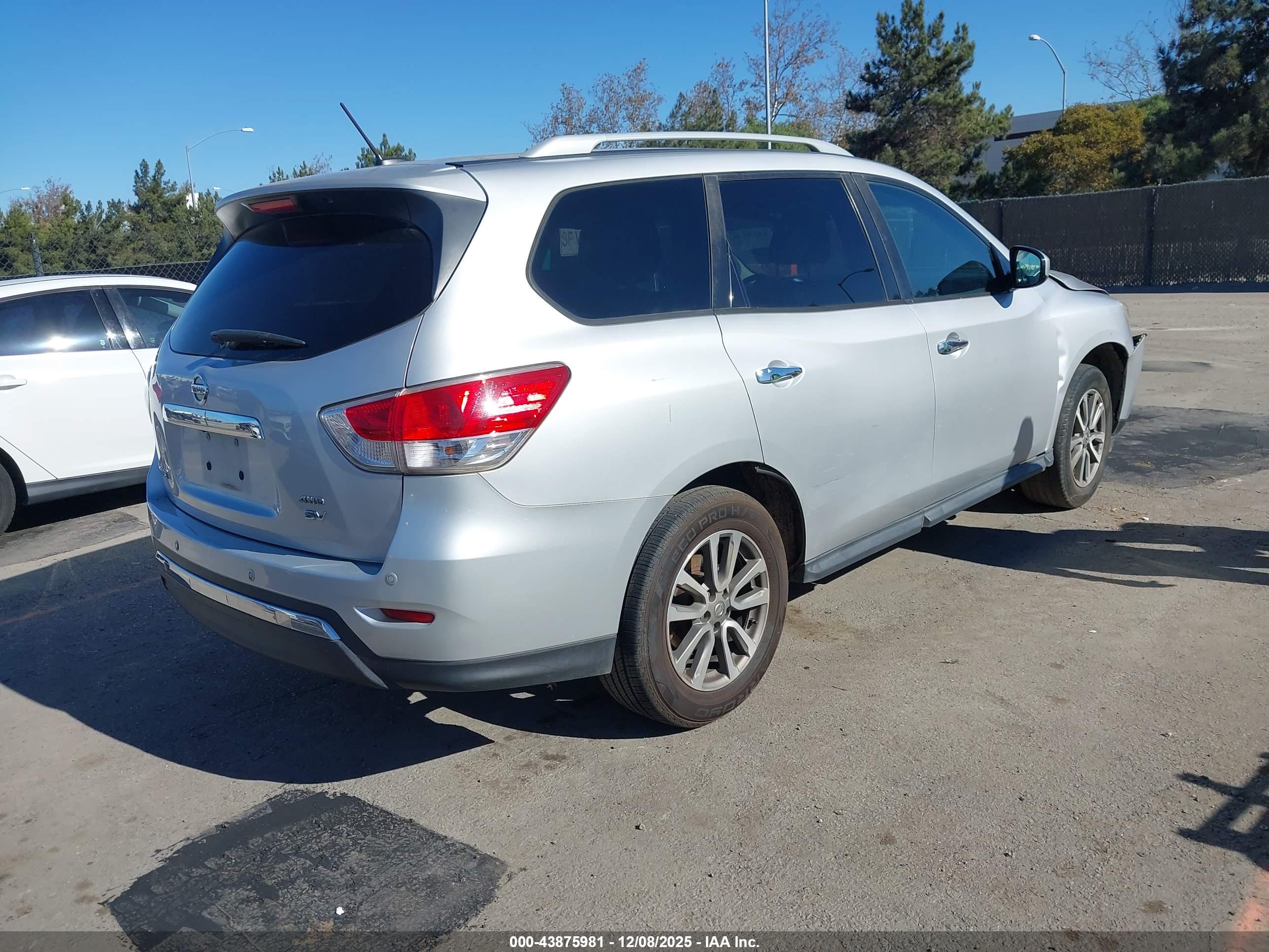 NISSAN PATHFINDER image 4
