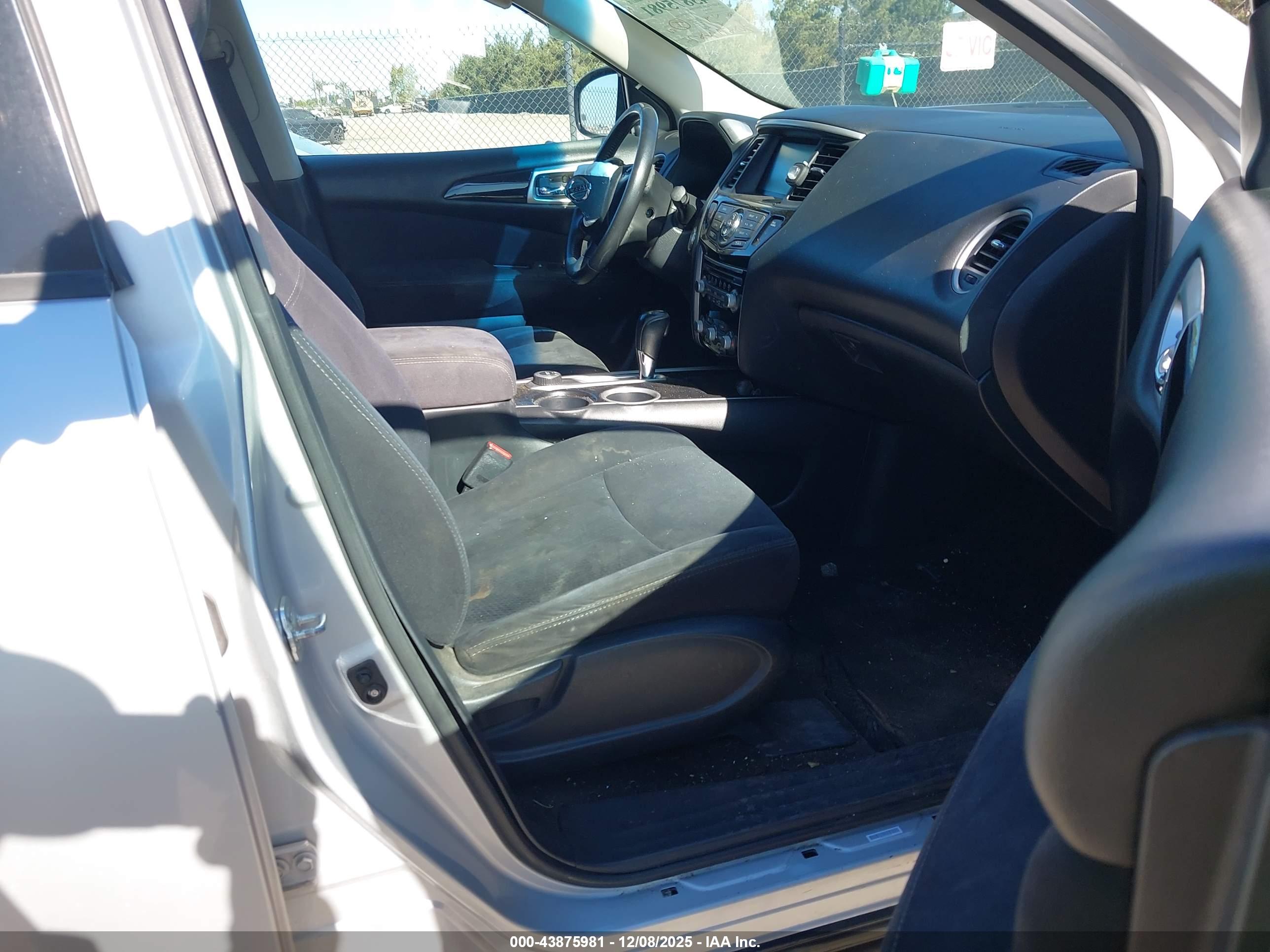 NISSAN PATHFINDER image 5