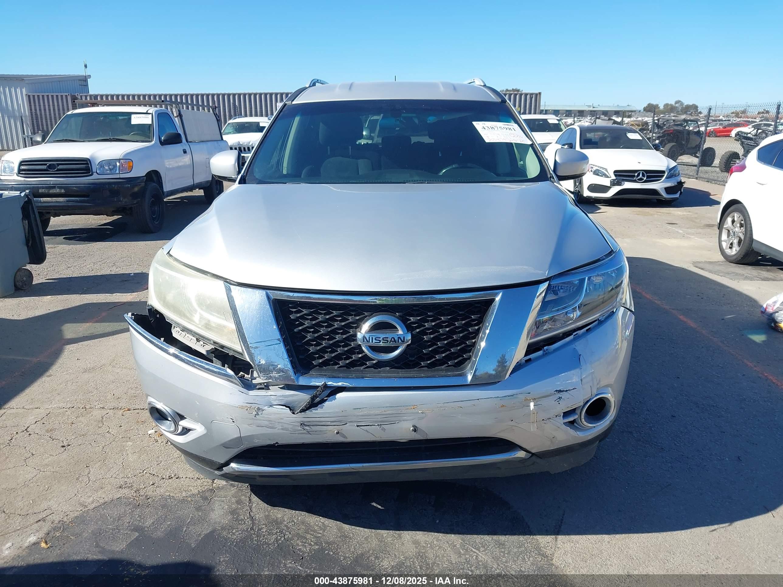 NISSAN PATHFINDER image 6