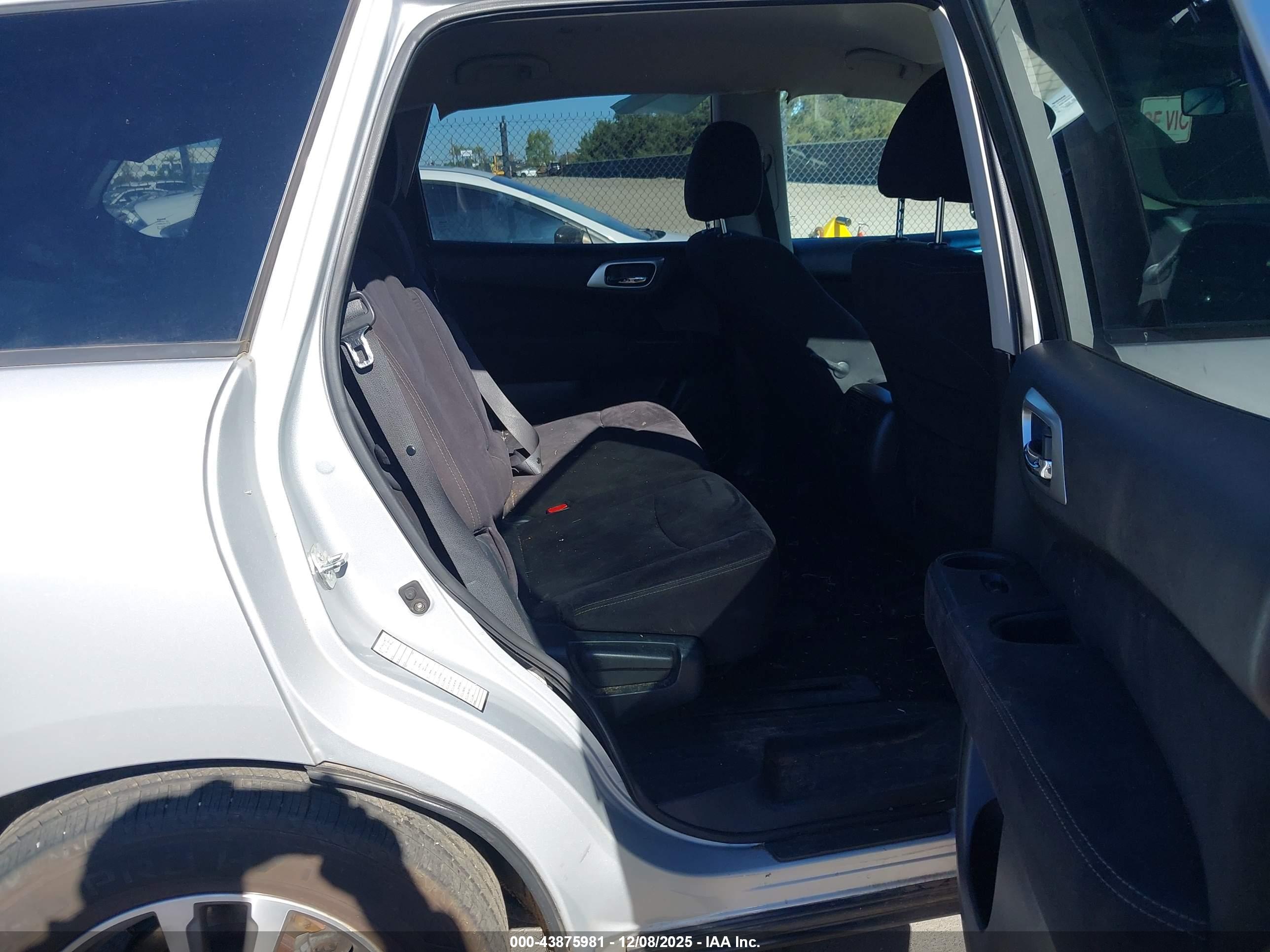 NISSAN PATHFINDER image 8
