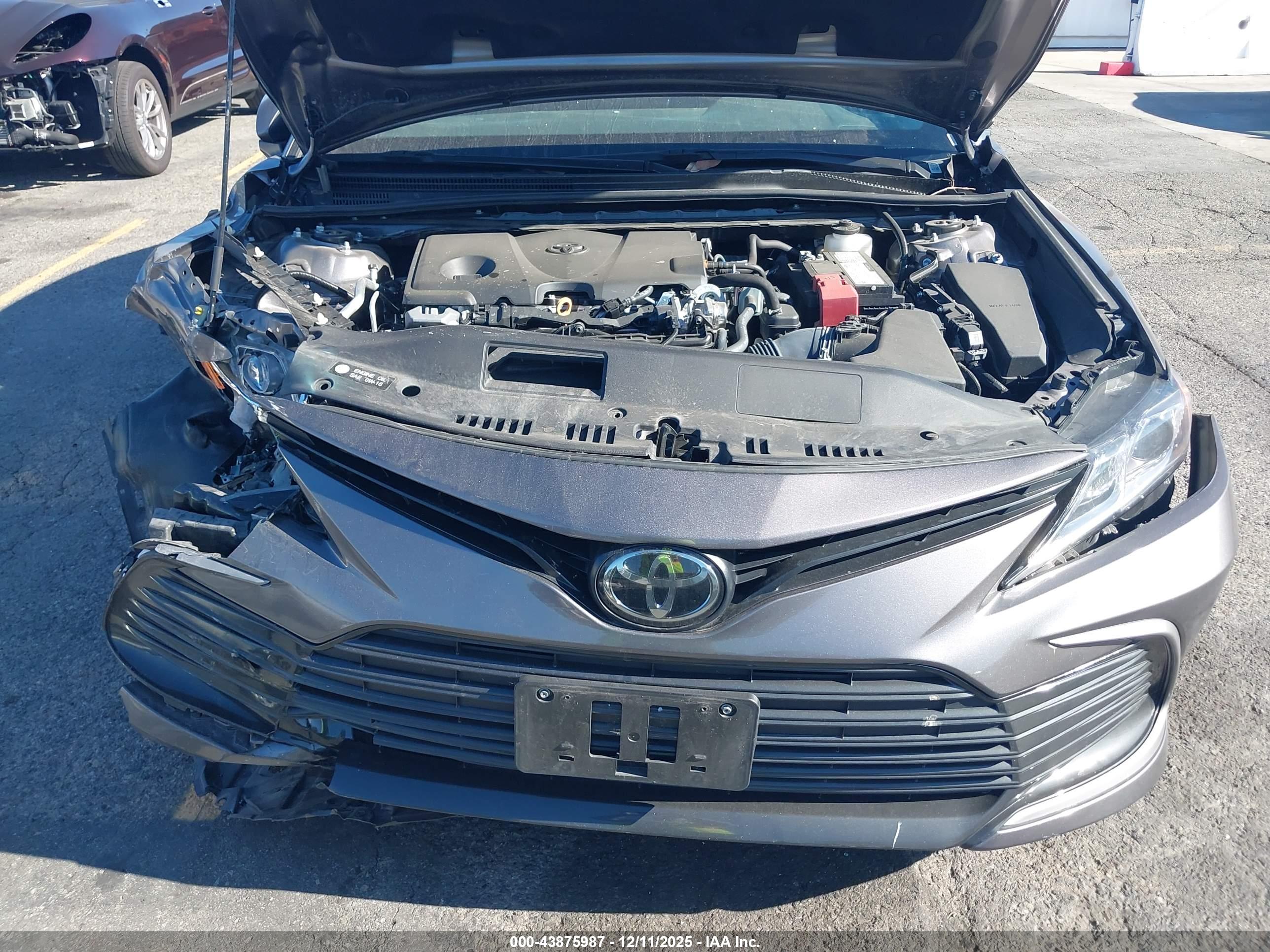 TOYOTA CAMRY image 10