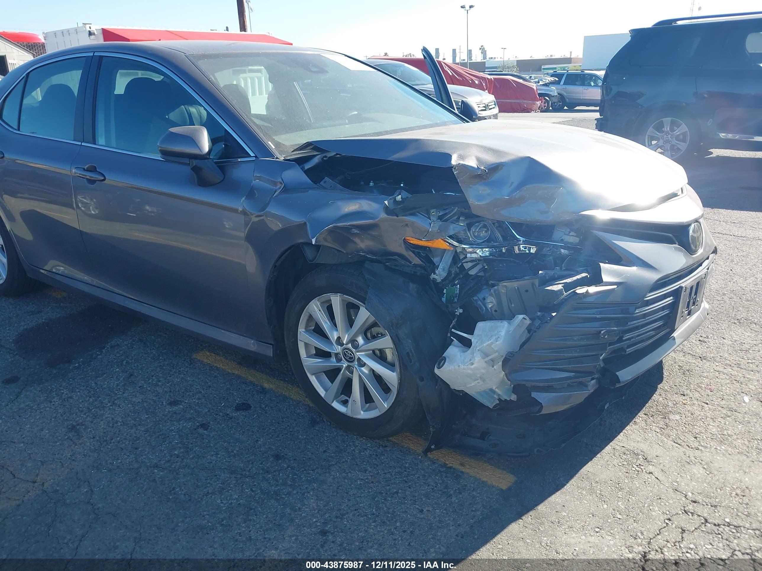 TOYOTA CAMRY image 6