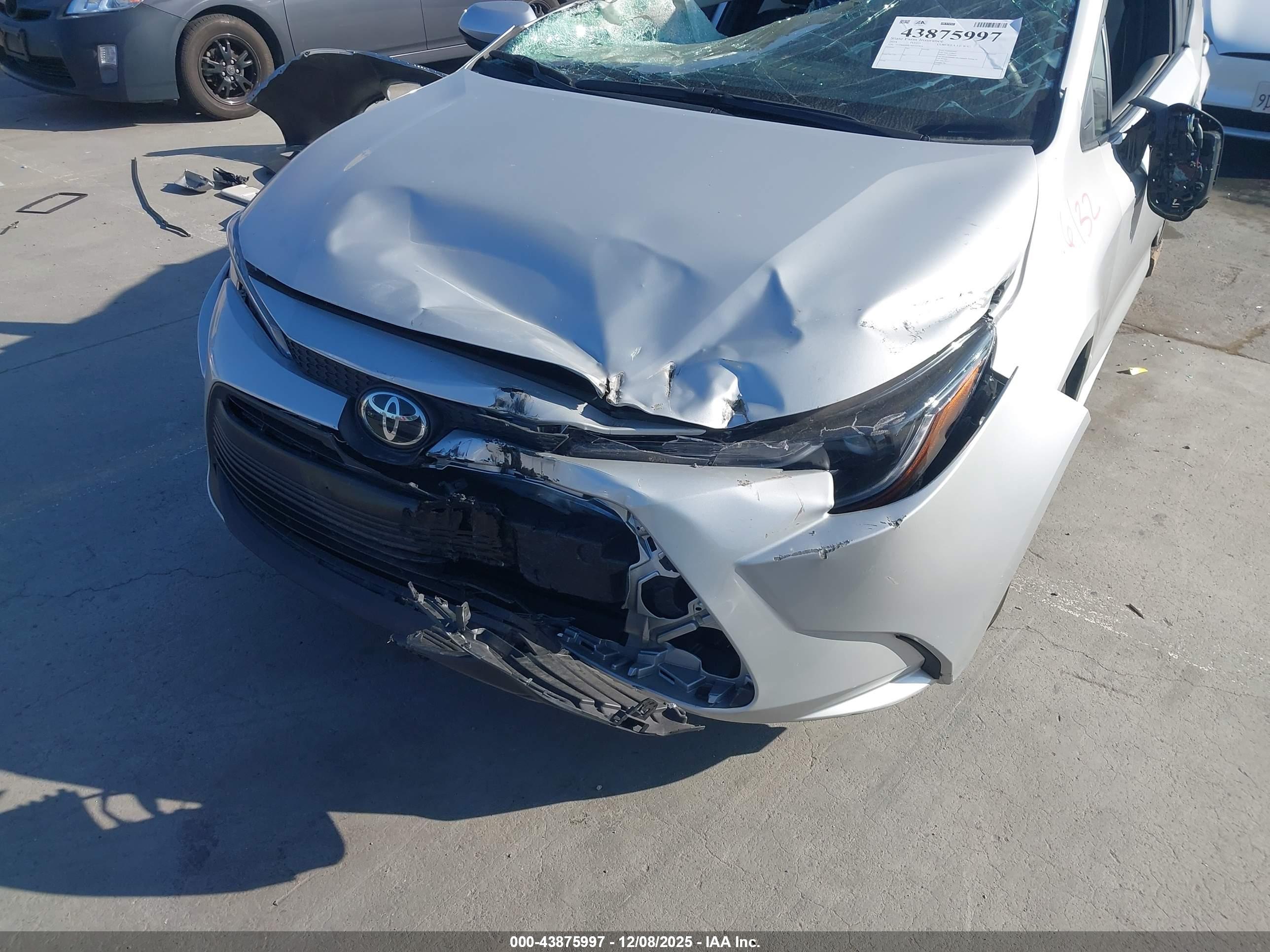 TOYOTA COROLLA image 6