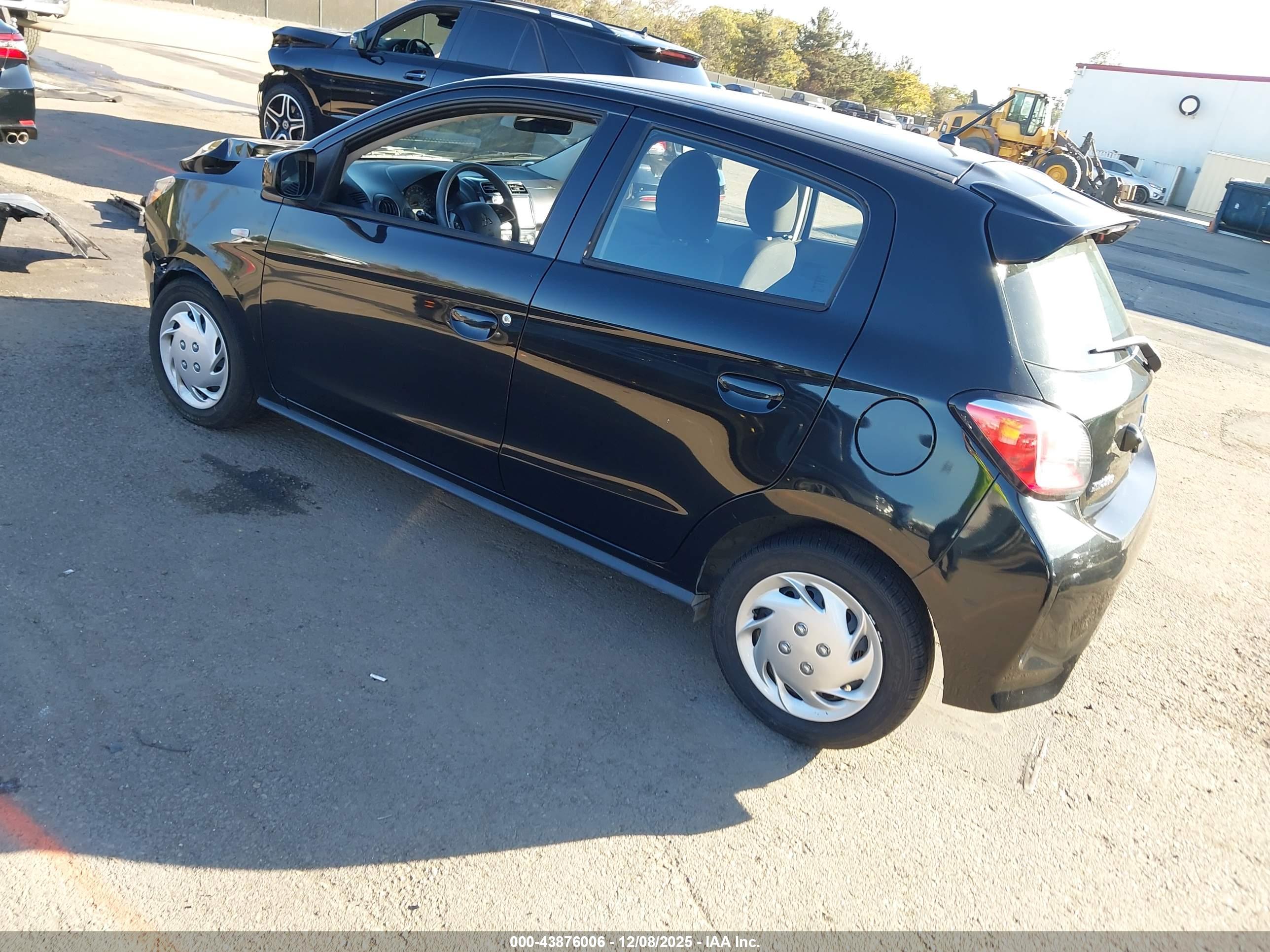 MITSUBISHI MIRAGE image 3