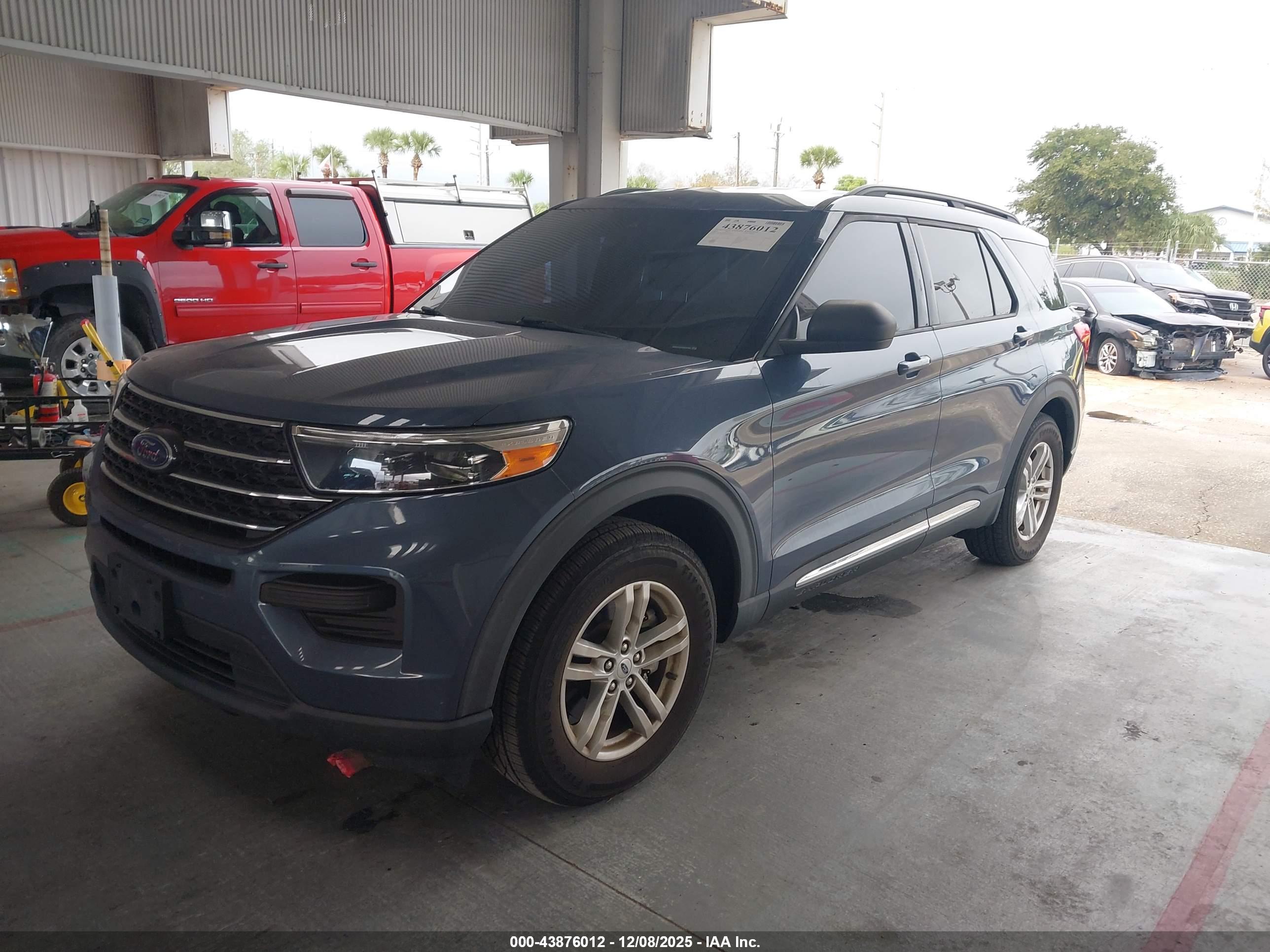 FORD EXPLORER image 2