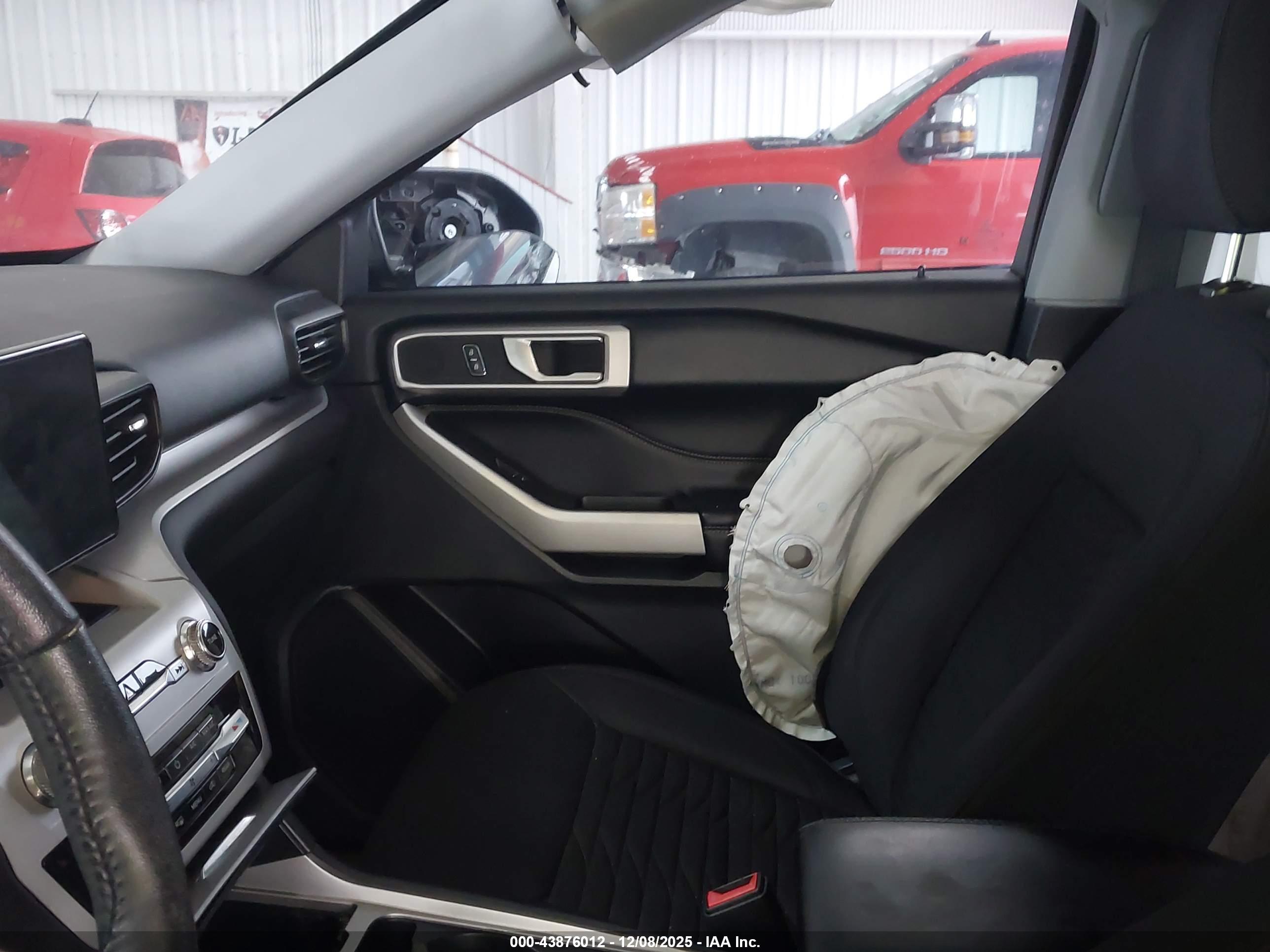 FORD EXPLORER image 5
