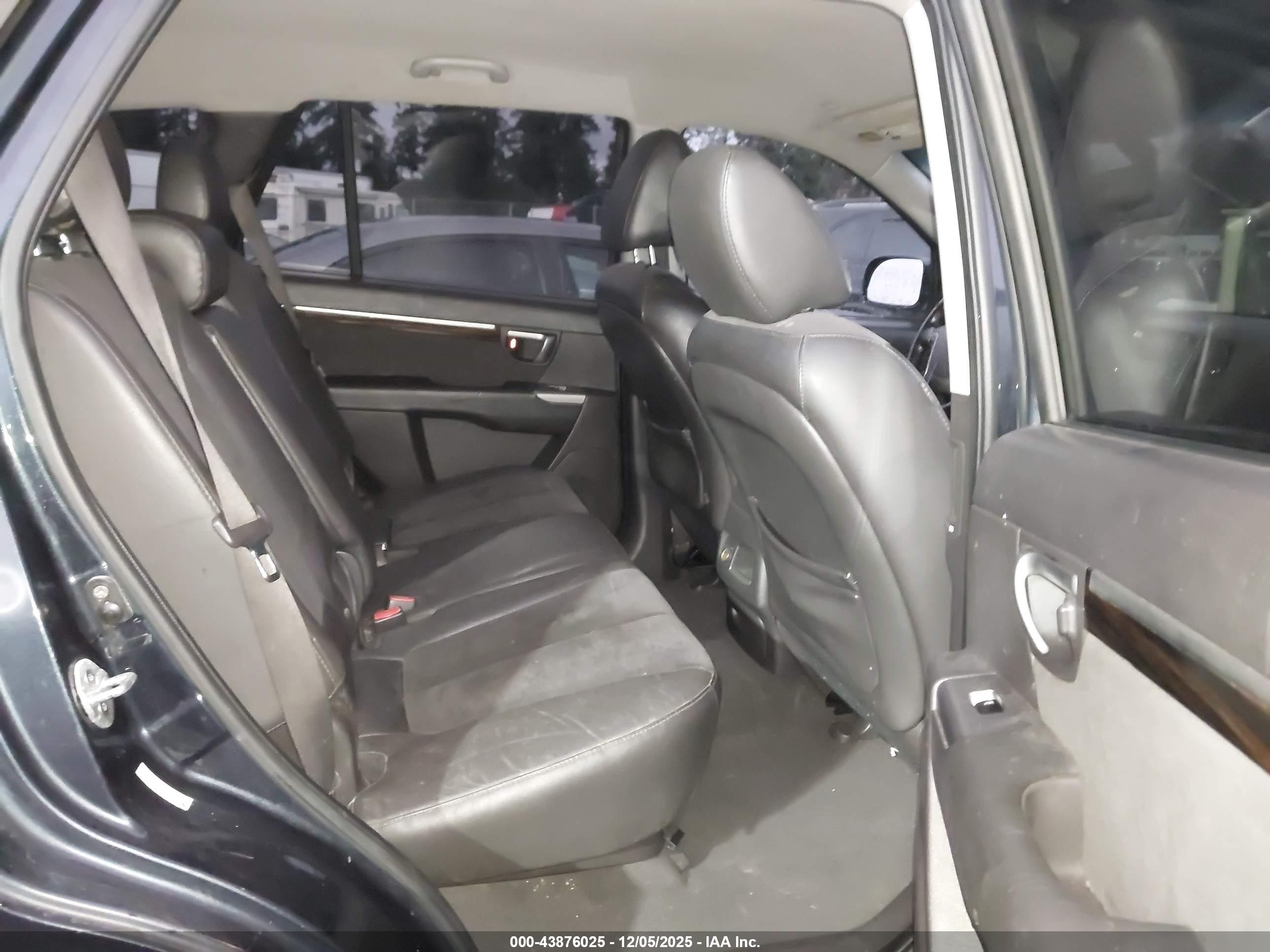 HYUNDAI SANTA image 8