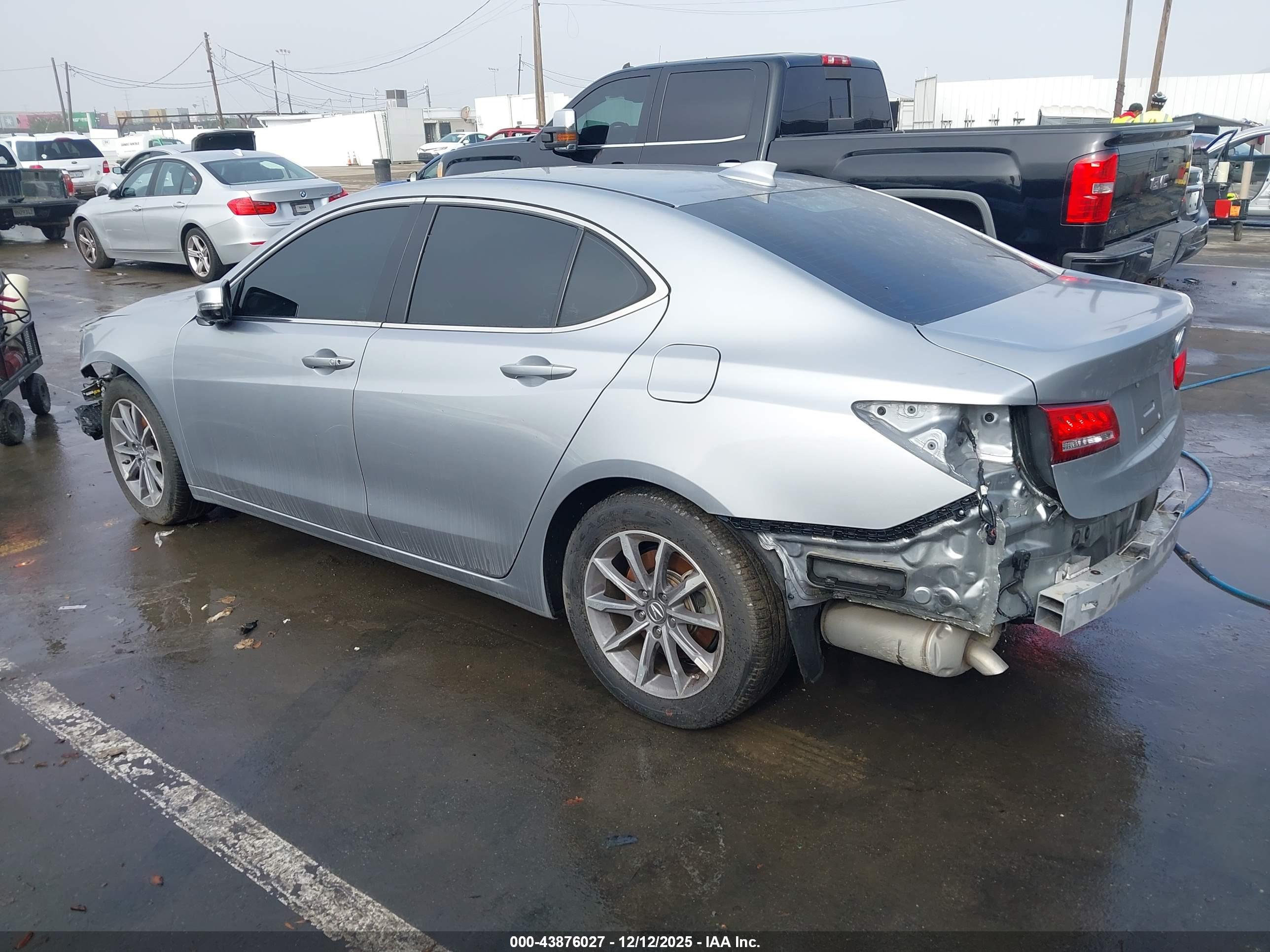 ACURA TLX image 3