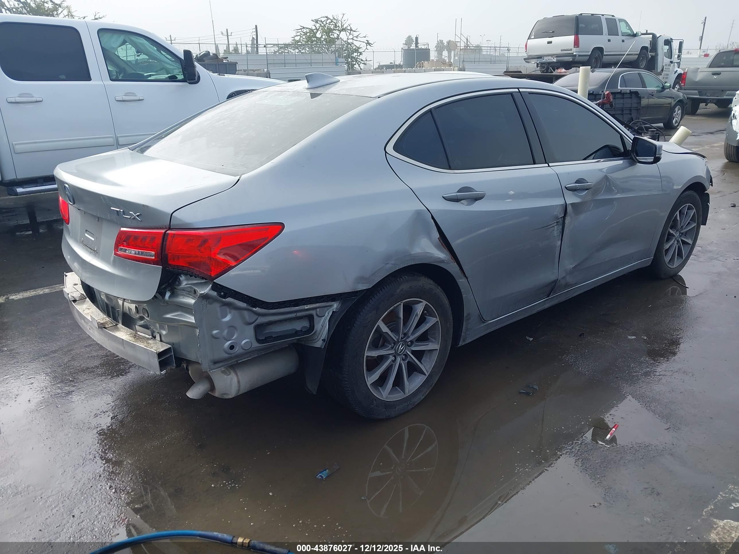 ACURA TLX image 4