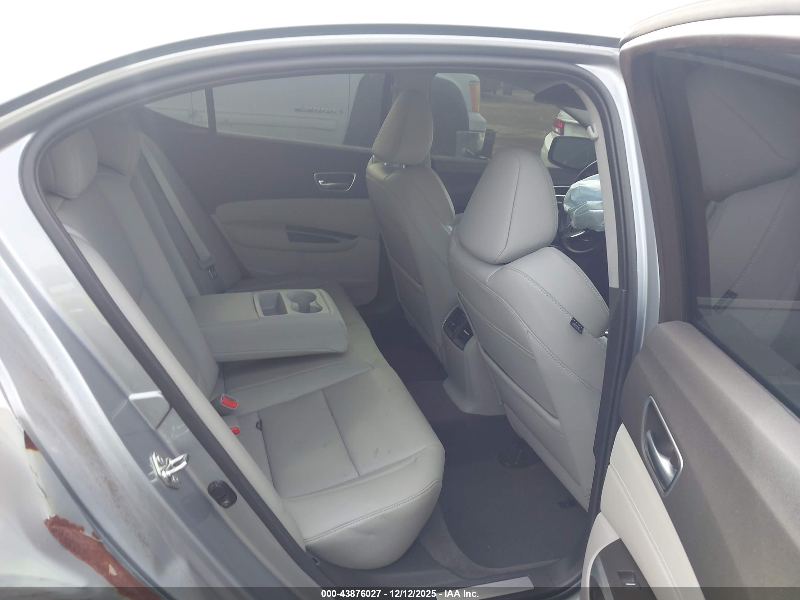 ACURA TLX image 8