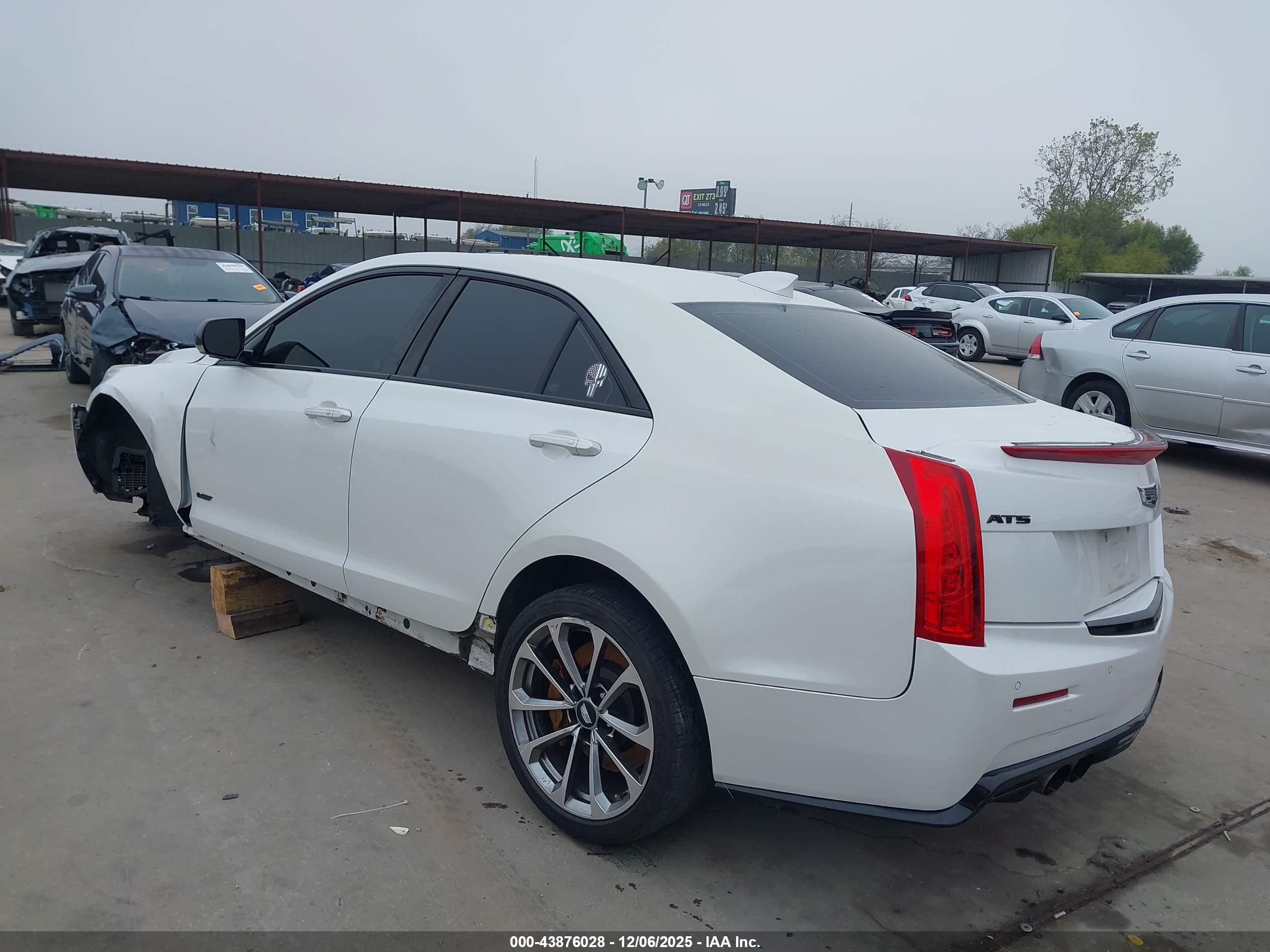 CADILLAC ATS-V image 3