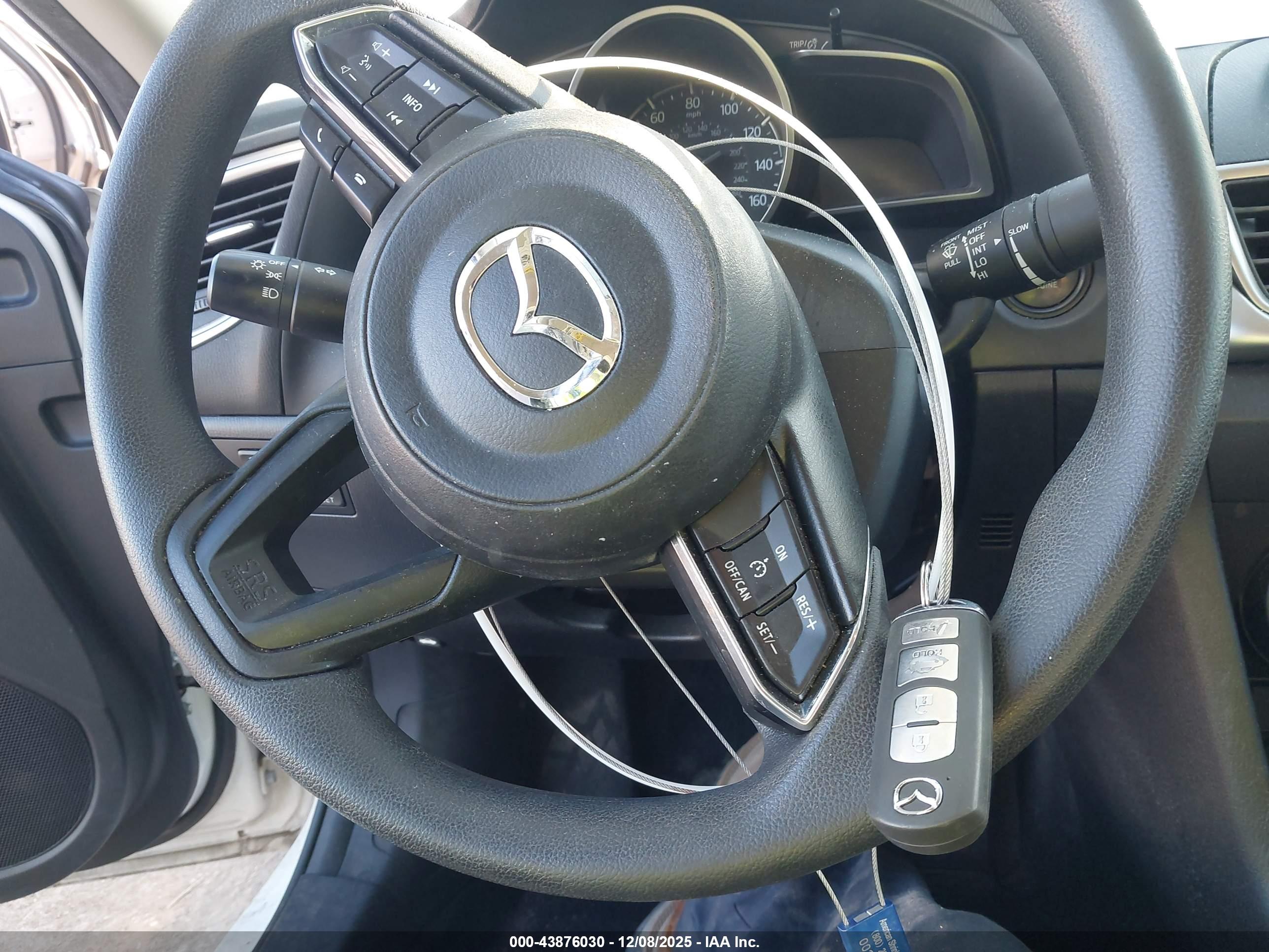 MAZDA MAZDA3 image 11