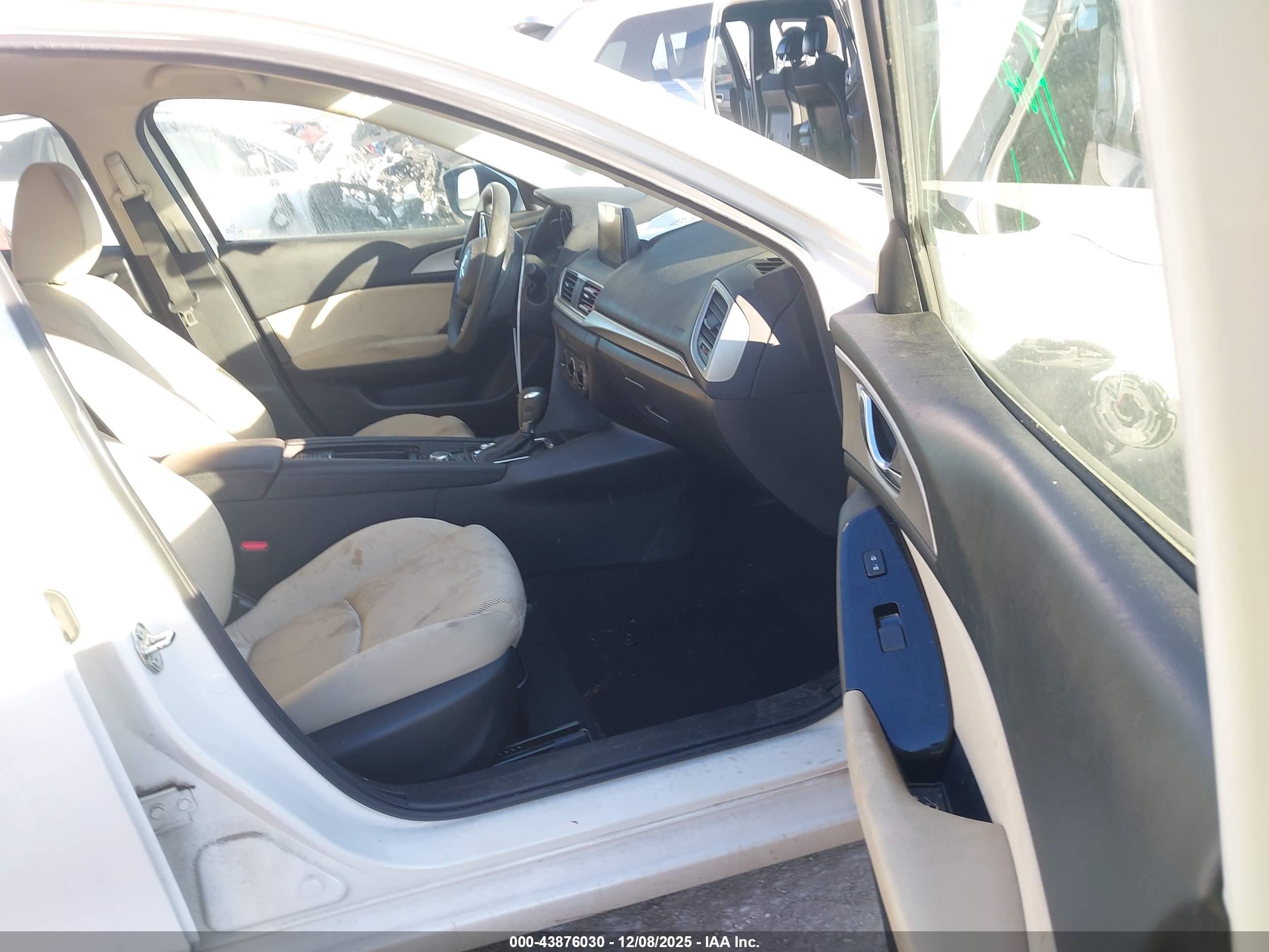 MAZDA MAZDA3 image 5