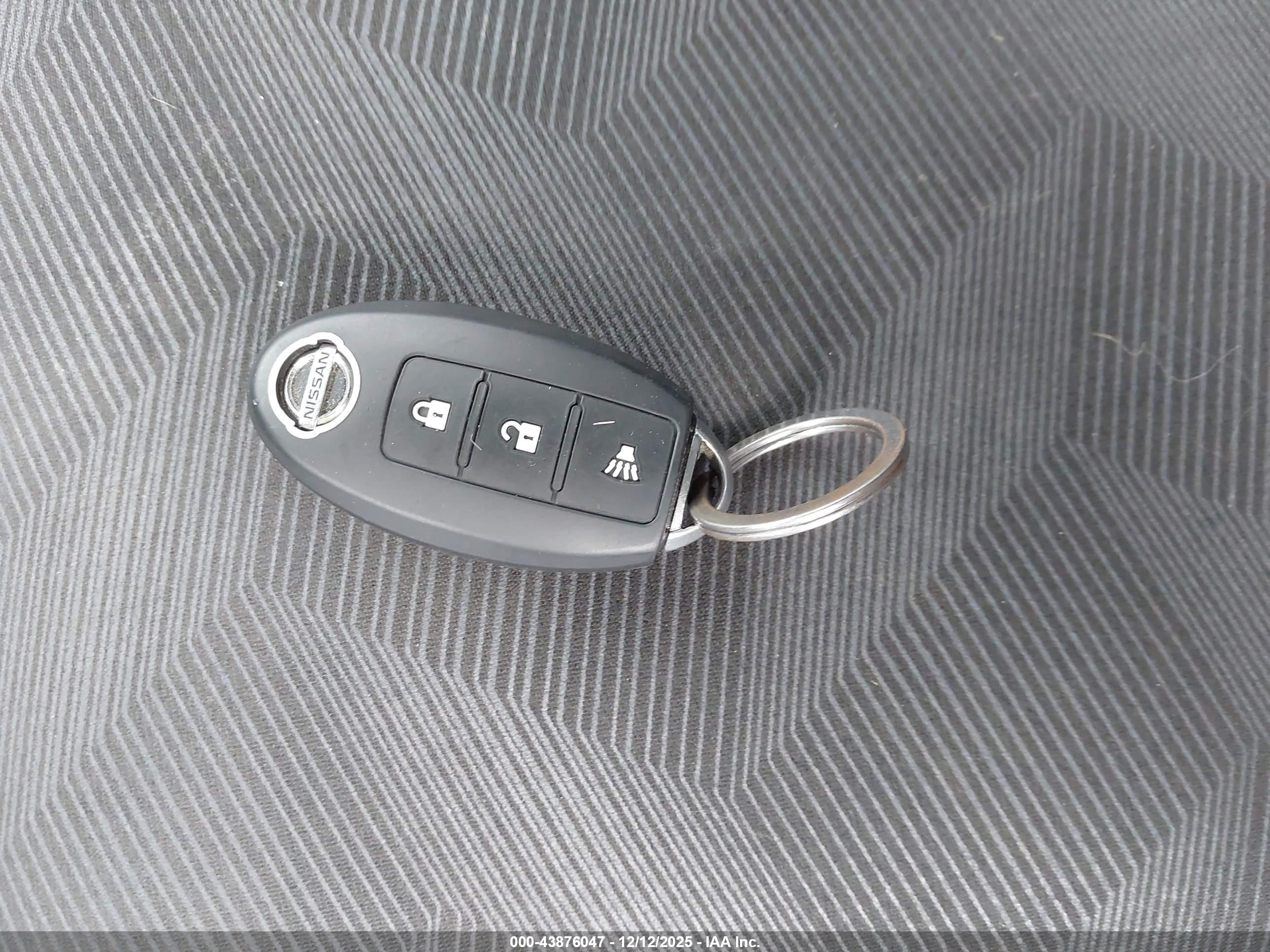 NISSAN ROGUE image 11
