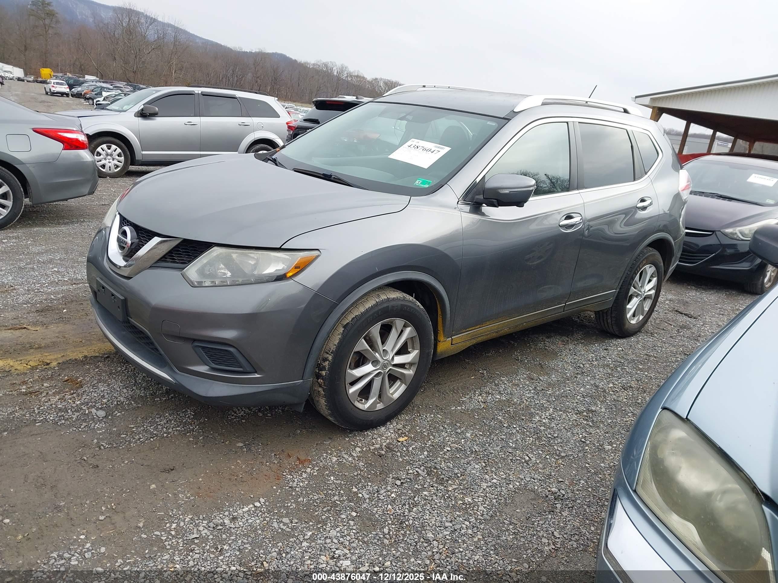 NISSAN ROGUE image 2