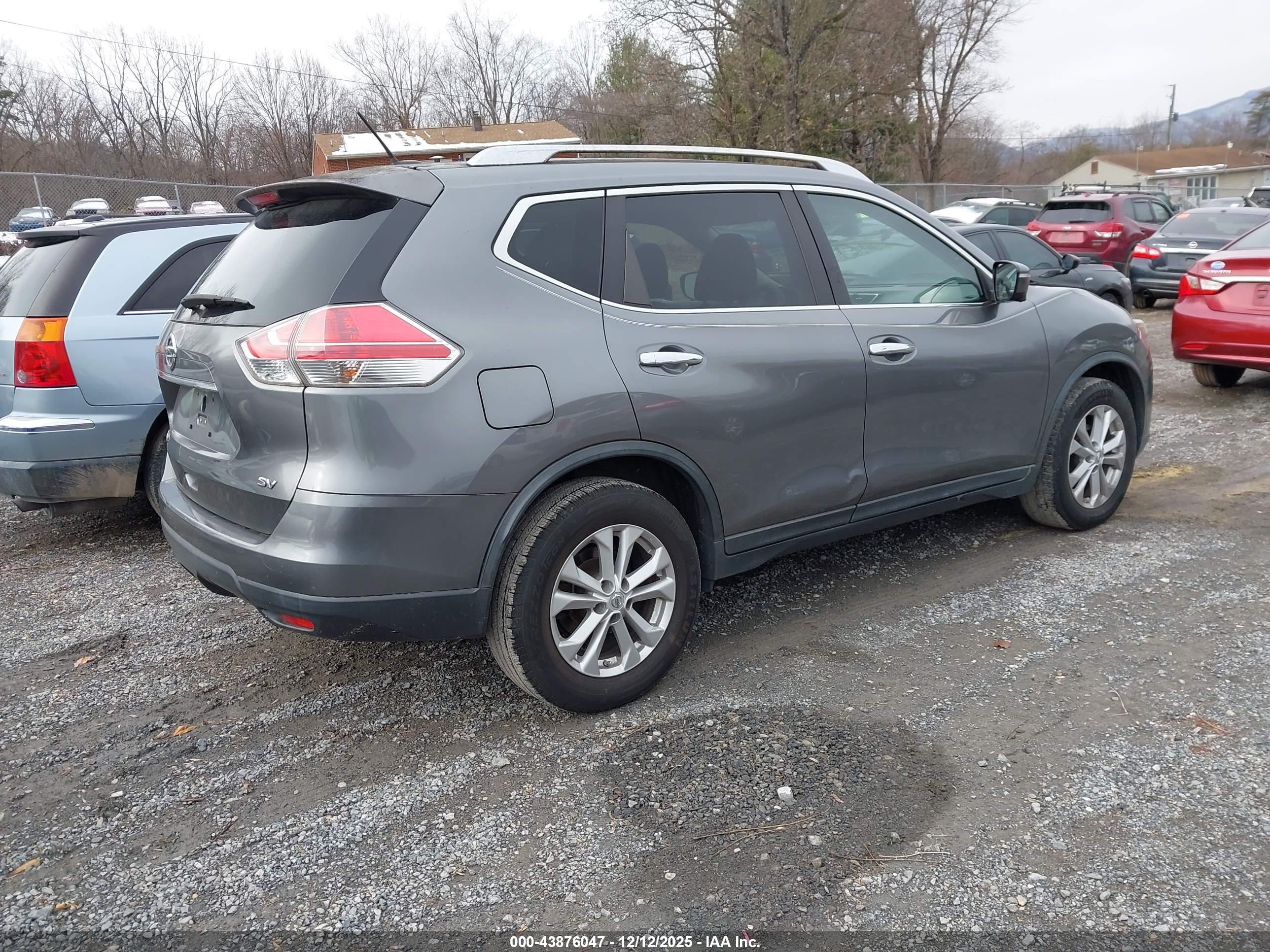 NISSAN ROGUE image 4