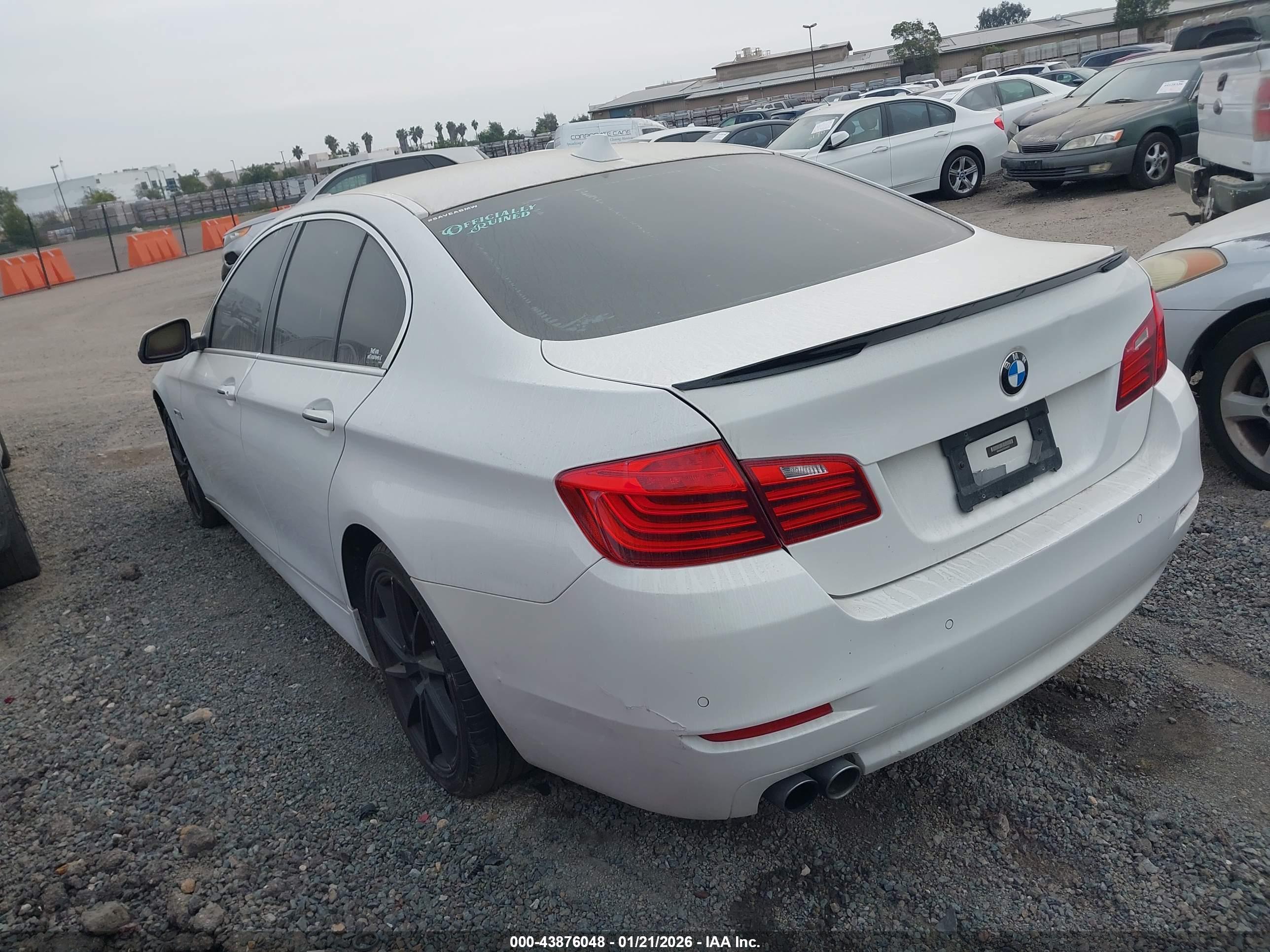 BMW 528I image 3