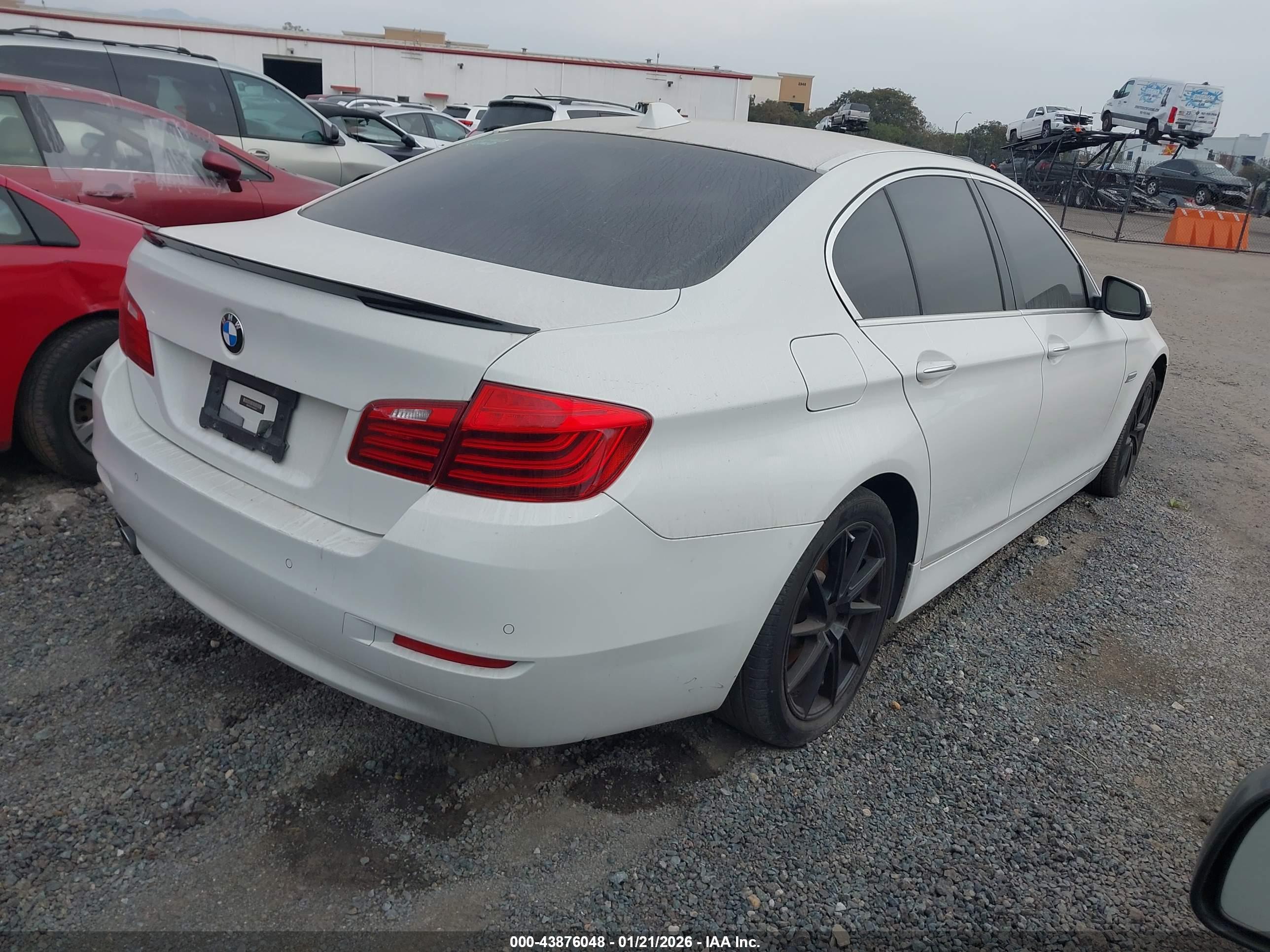 BMW 528I image 4