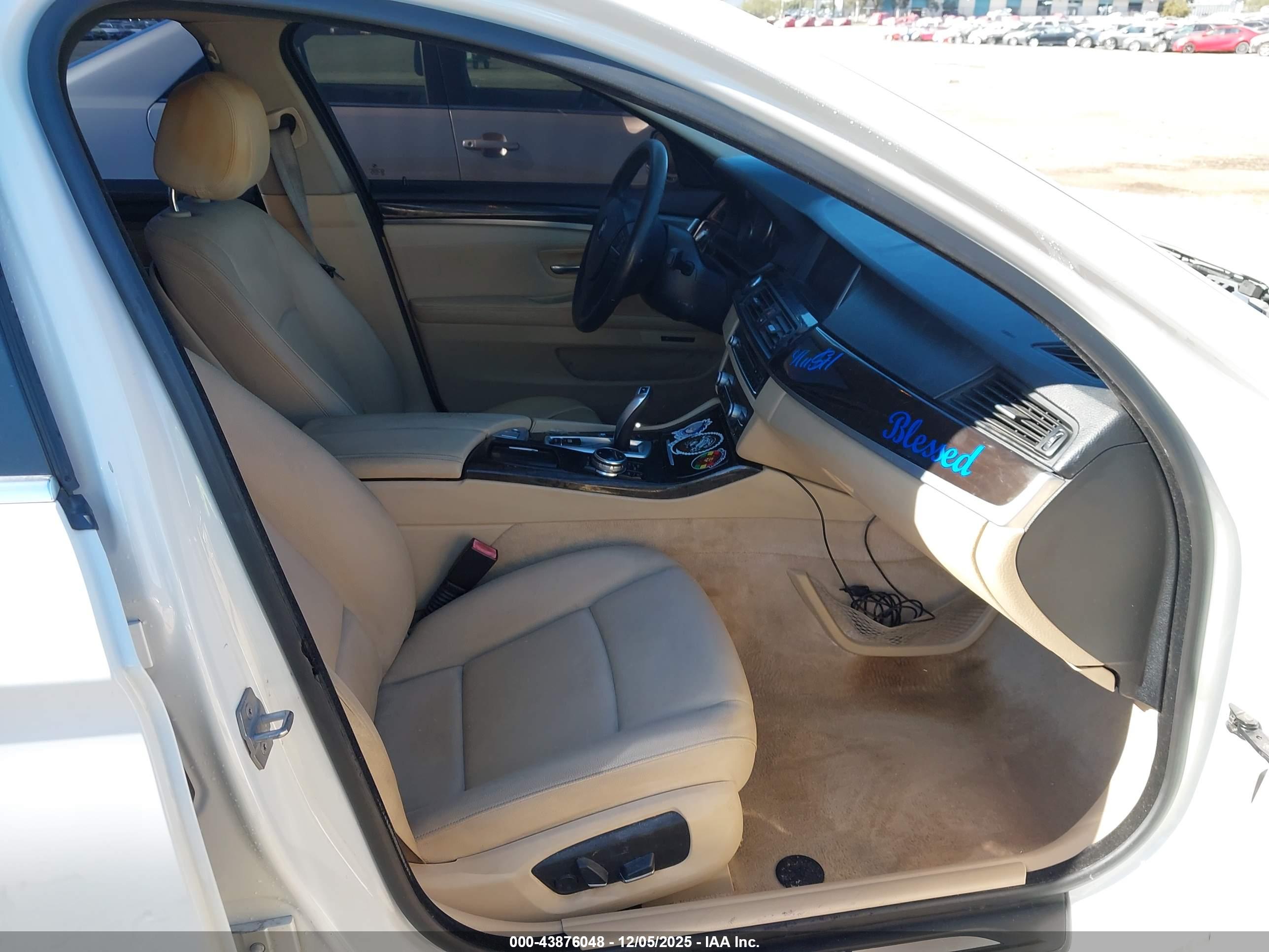 BMW 528I image 5