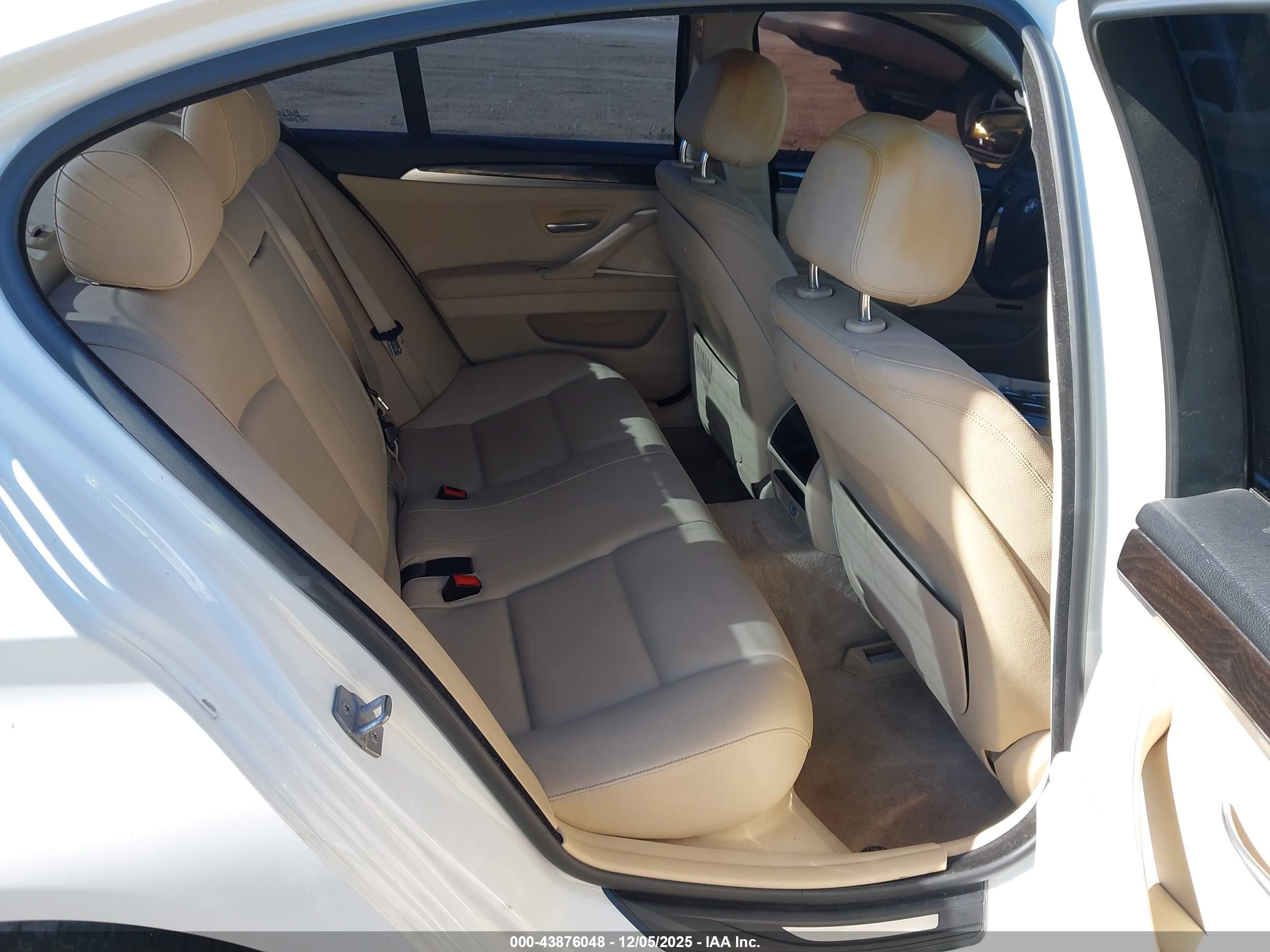 BMW 528I image 8