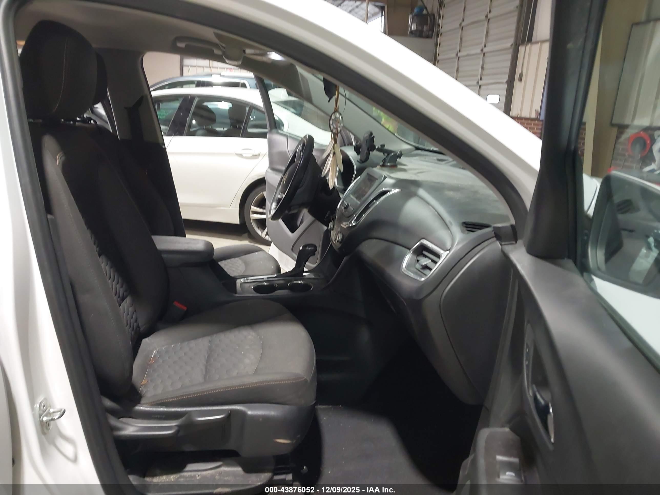 CHEVROLET EQUINOX image 5
