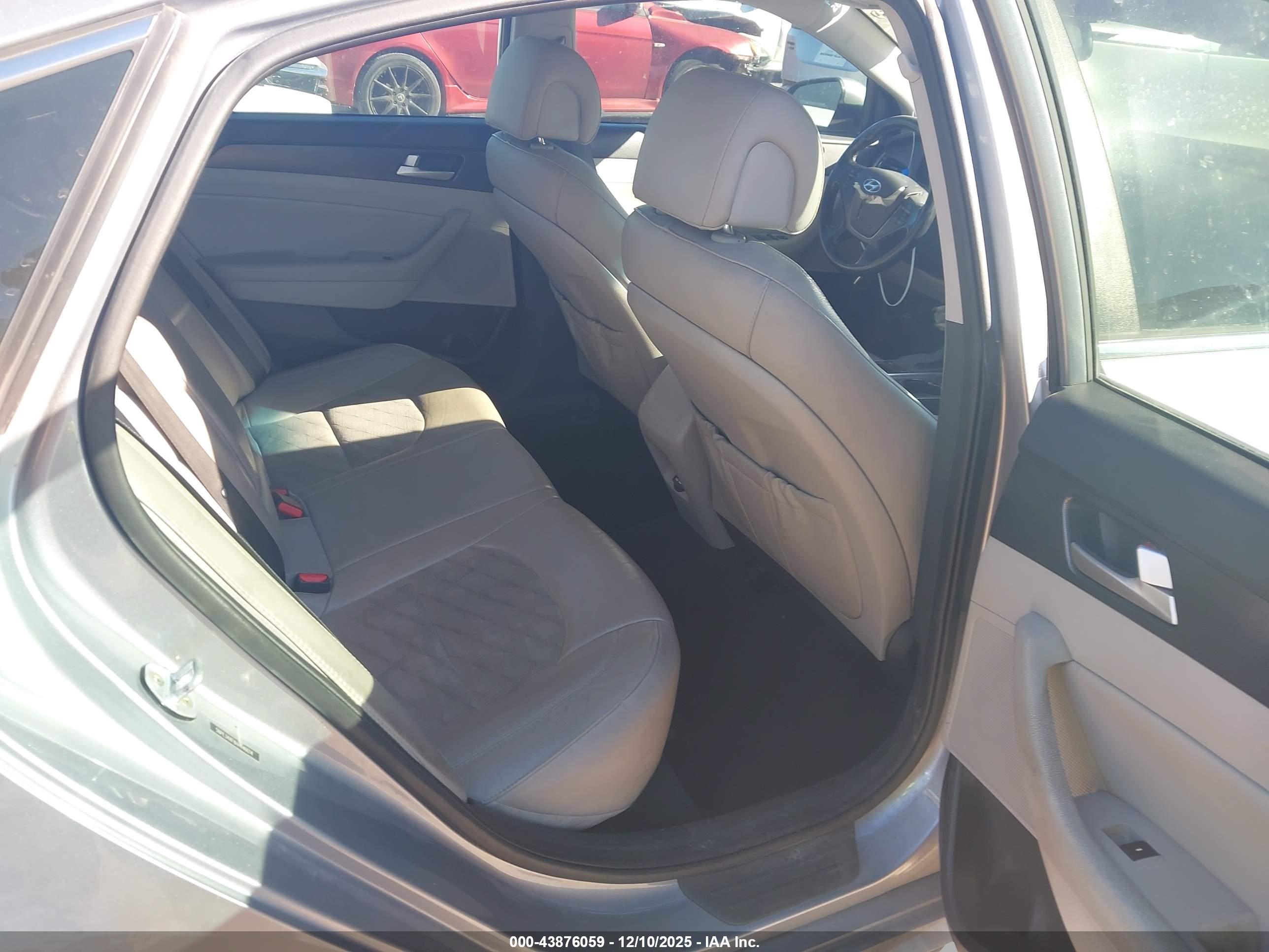 HYUNDAI SONATA image 8