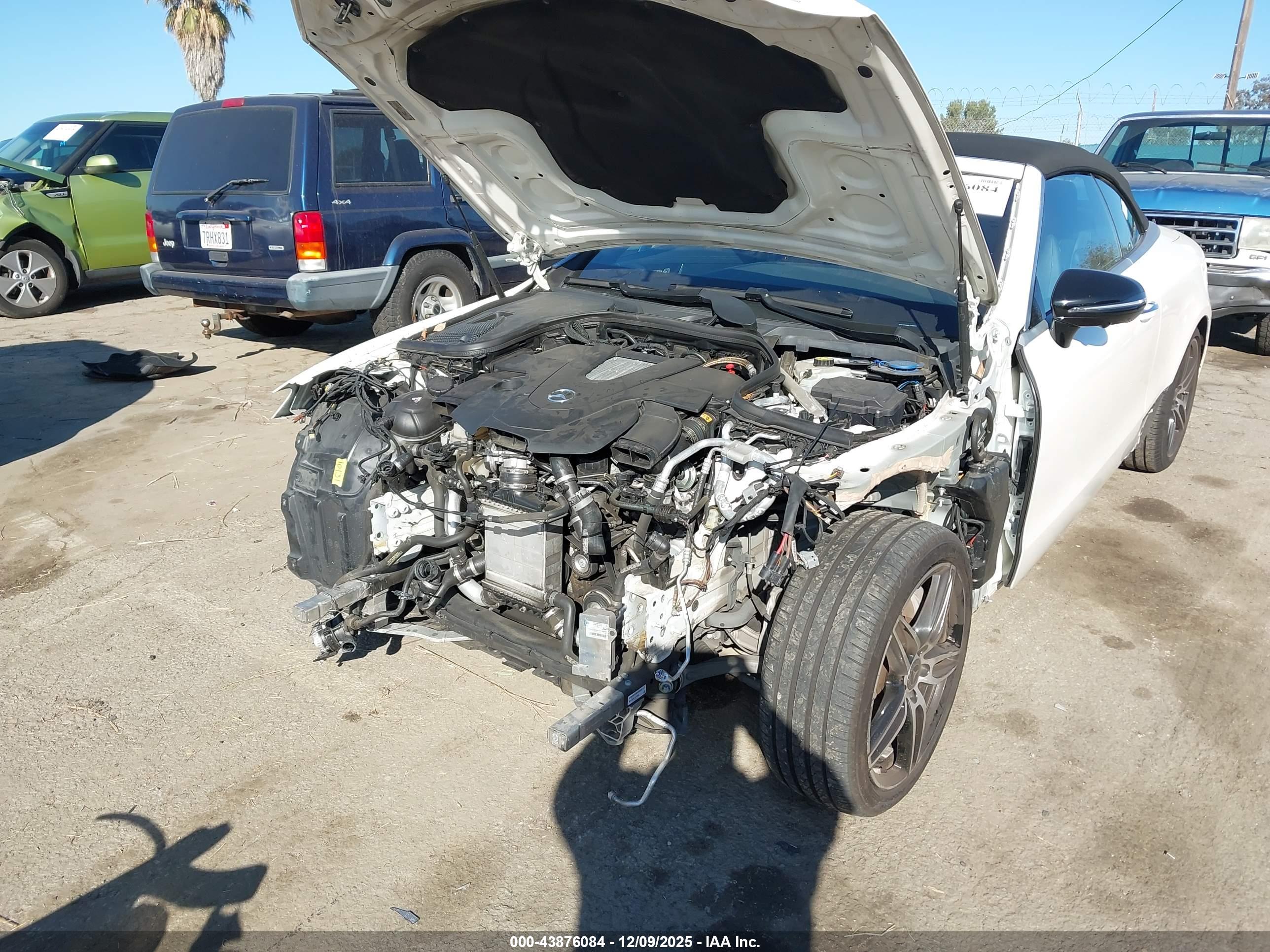 MERCEDES-BENZ E image 6