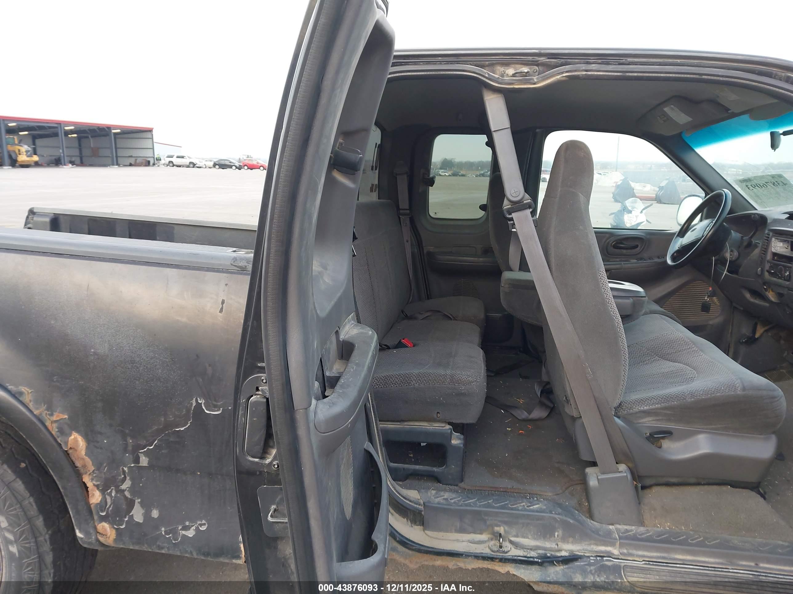 FORD F-150 image 8