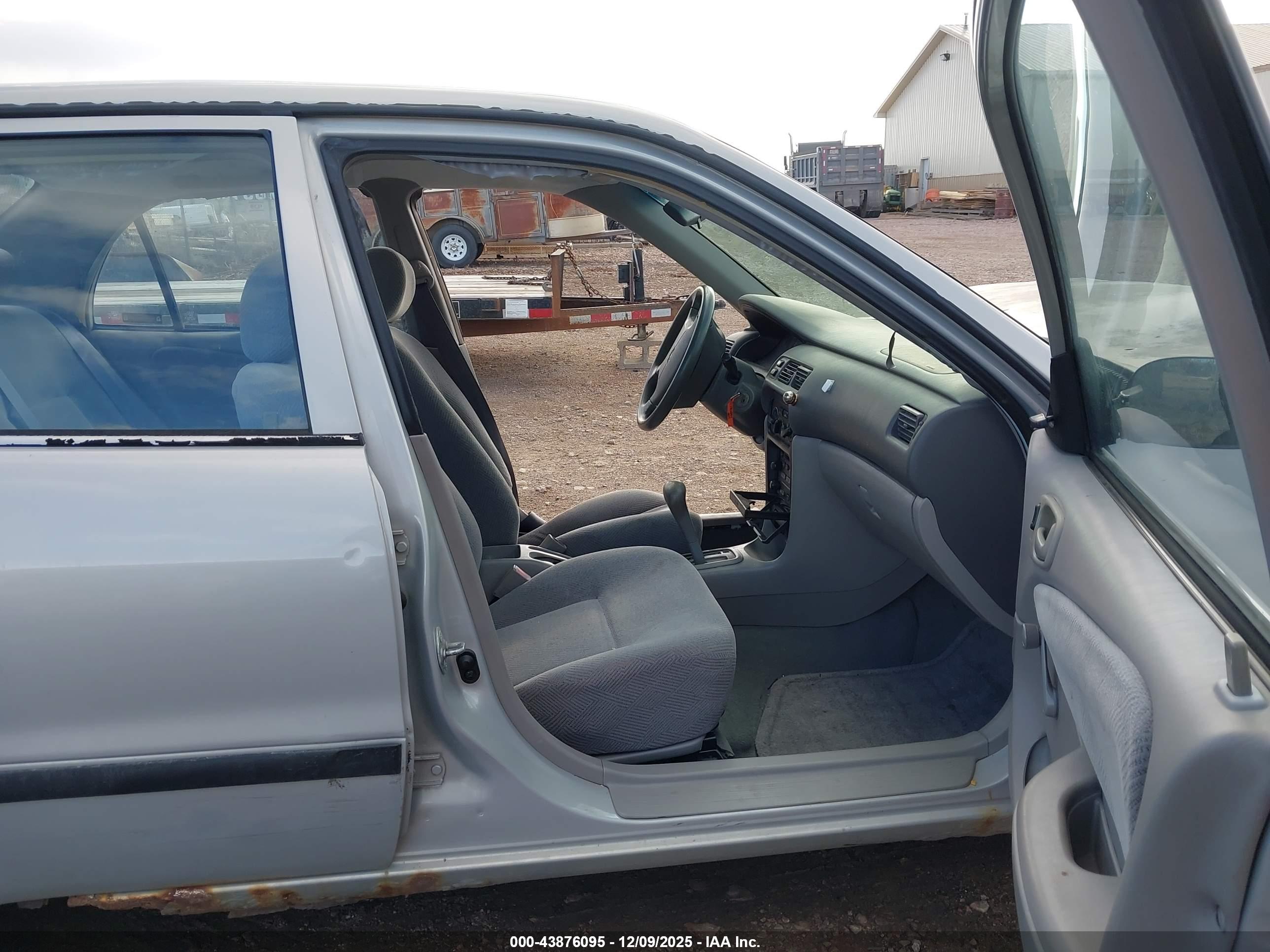 CHEVROLET PRIZM image 5