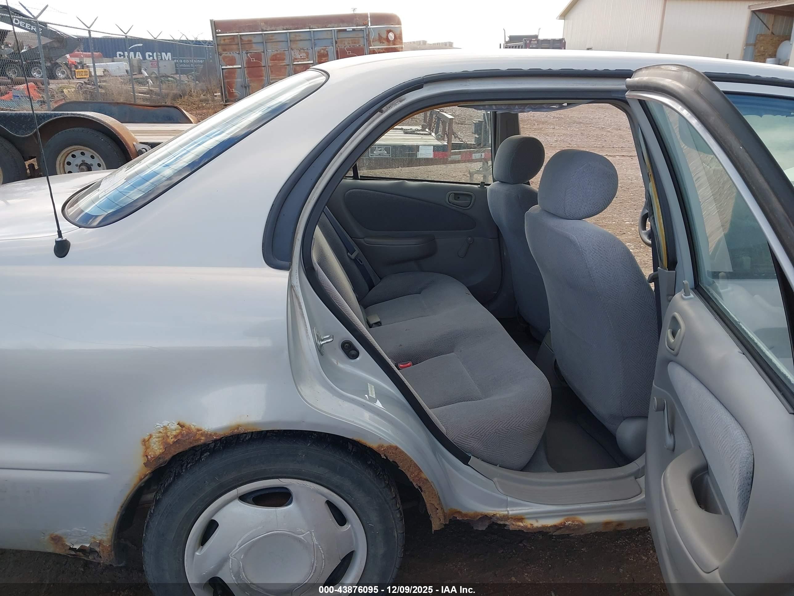 CHEVROLET PRIZM image 8