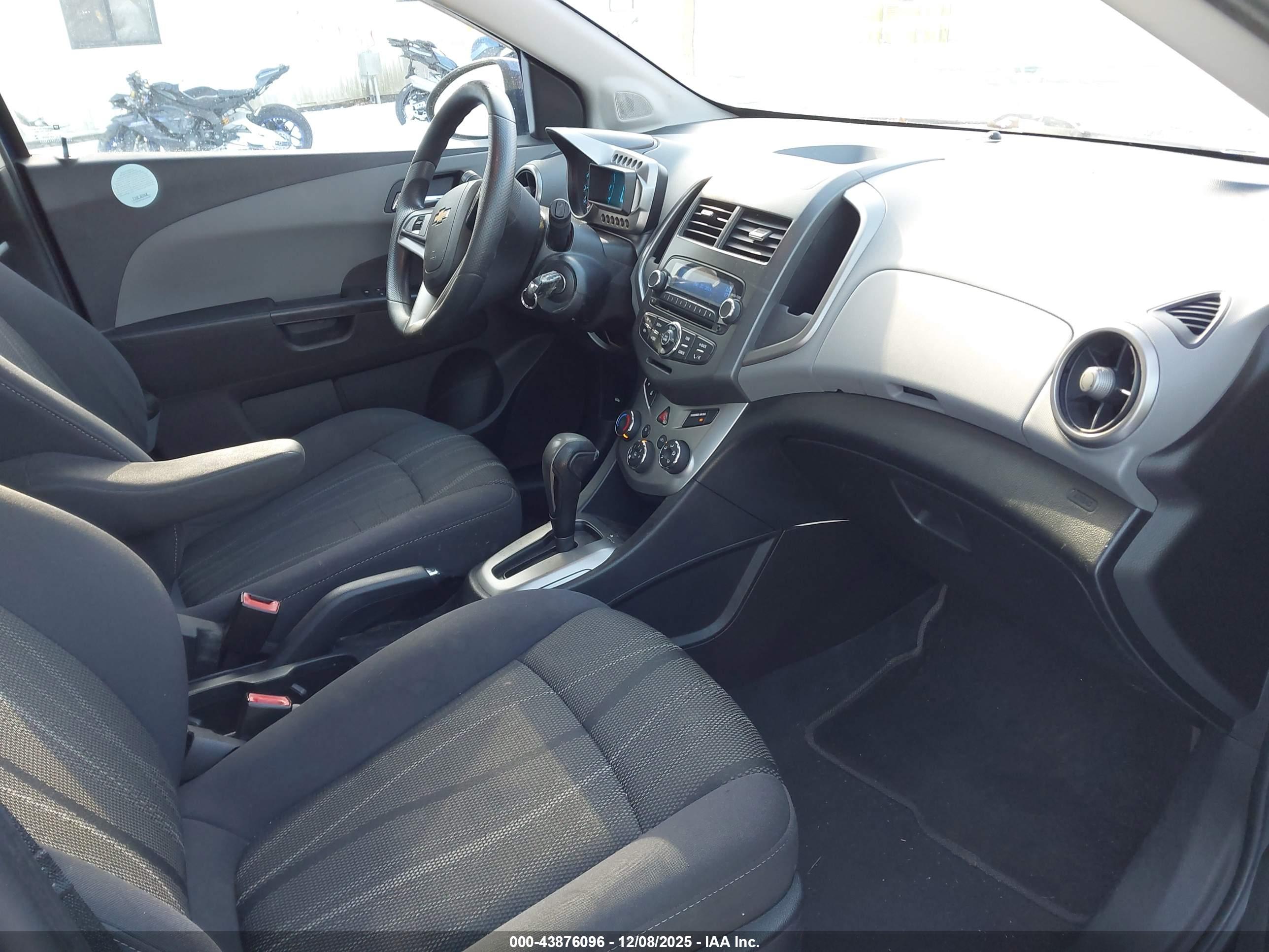 CHEVROLET SONIC image 5