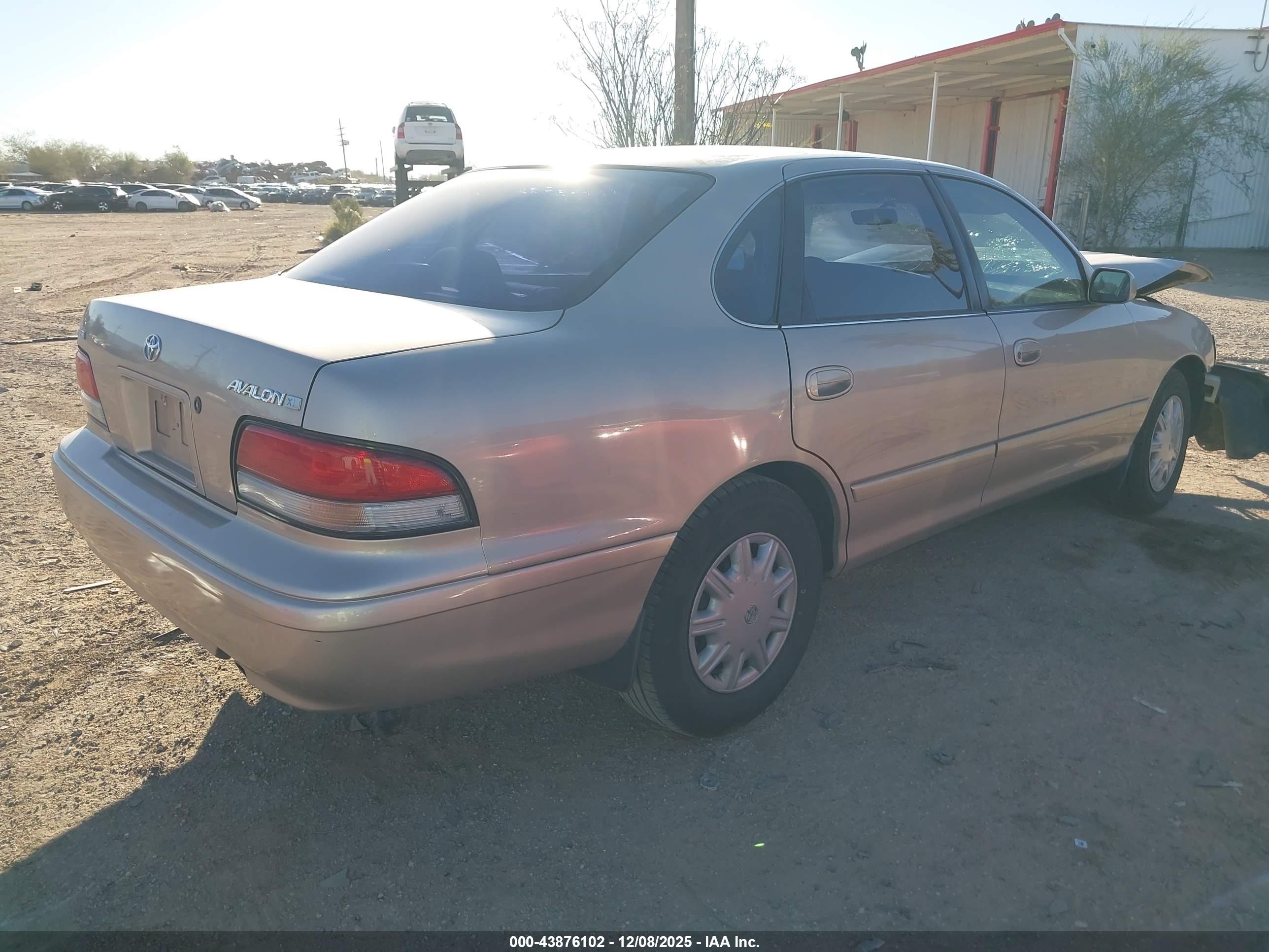 TOYOTA AVALON image 4