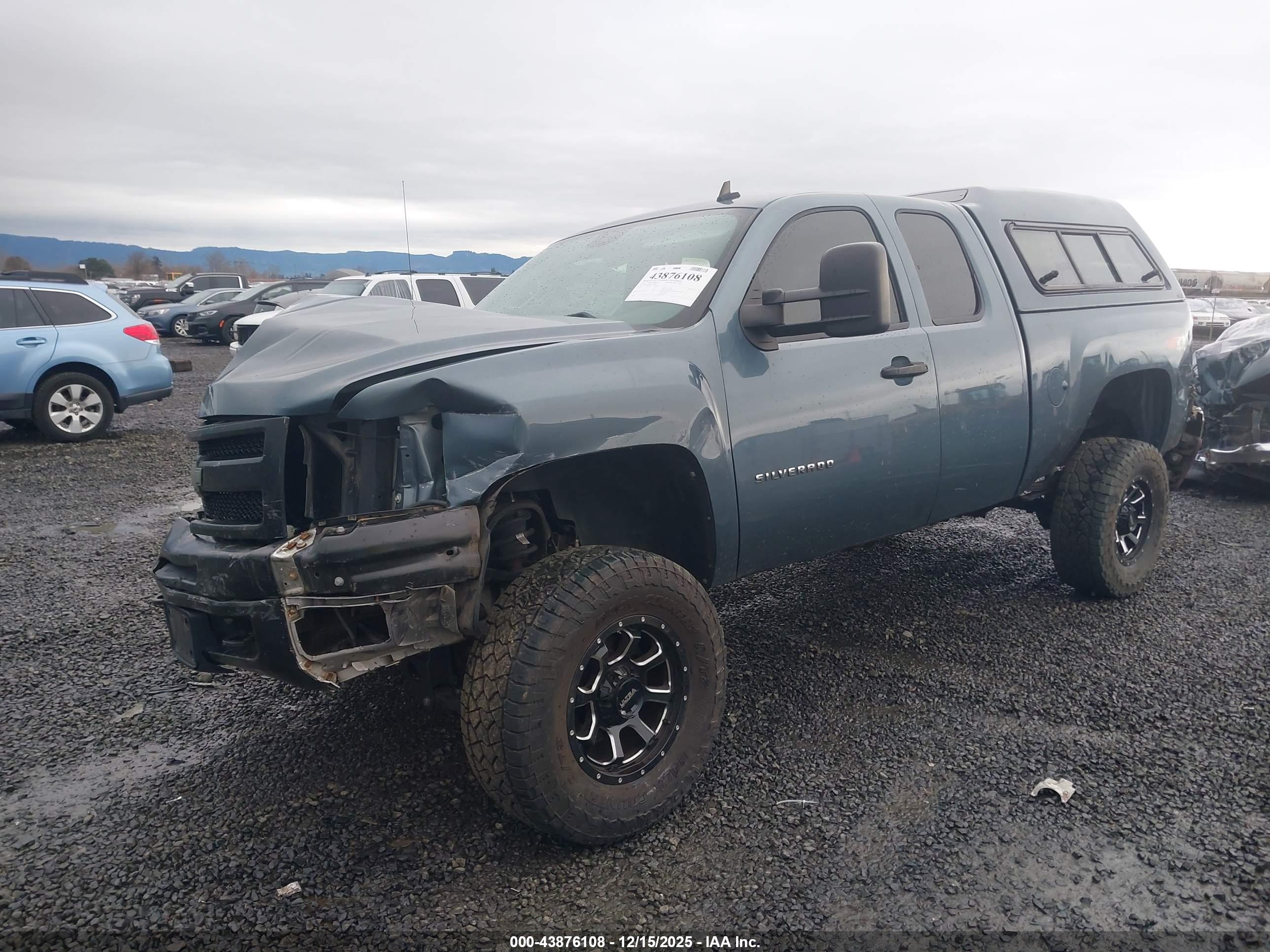 CHEVROLET SILVERADO image 2
