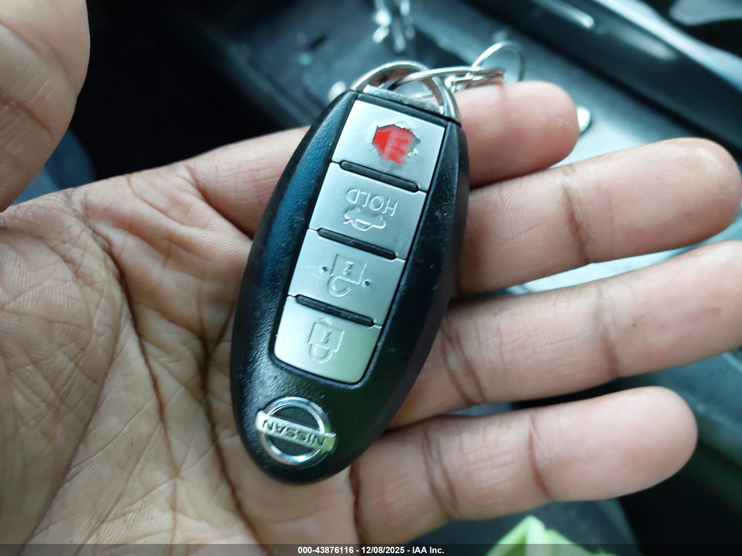 NISSAN MAXIMA image 11